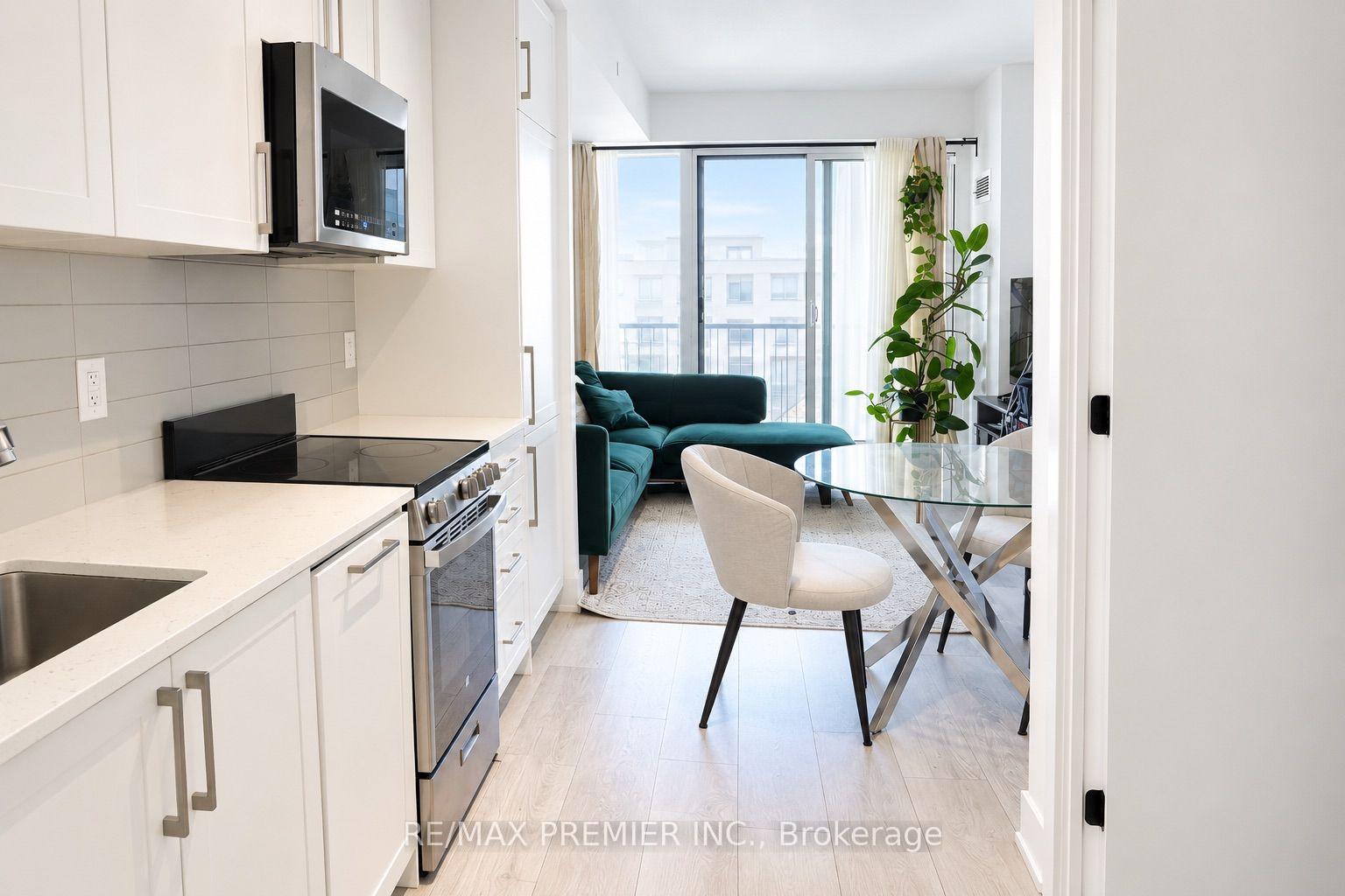 Photo 9 of Unit 544, 2450 Old Bronte Road, Oakville, Westmount — HOMEH