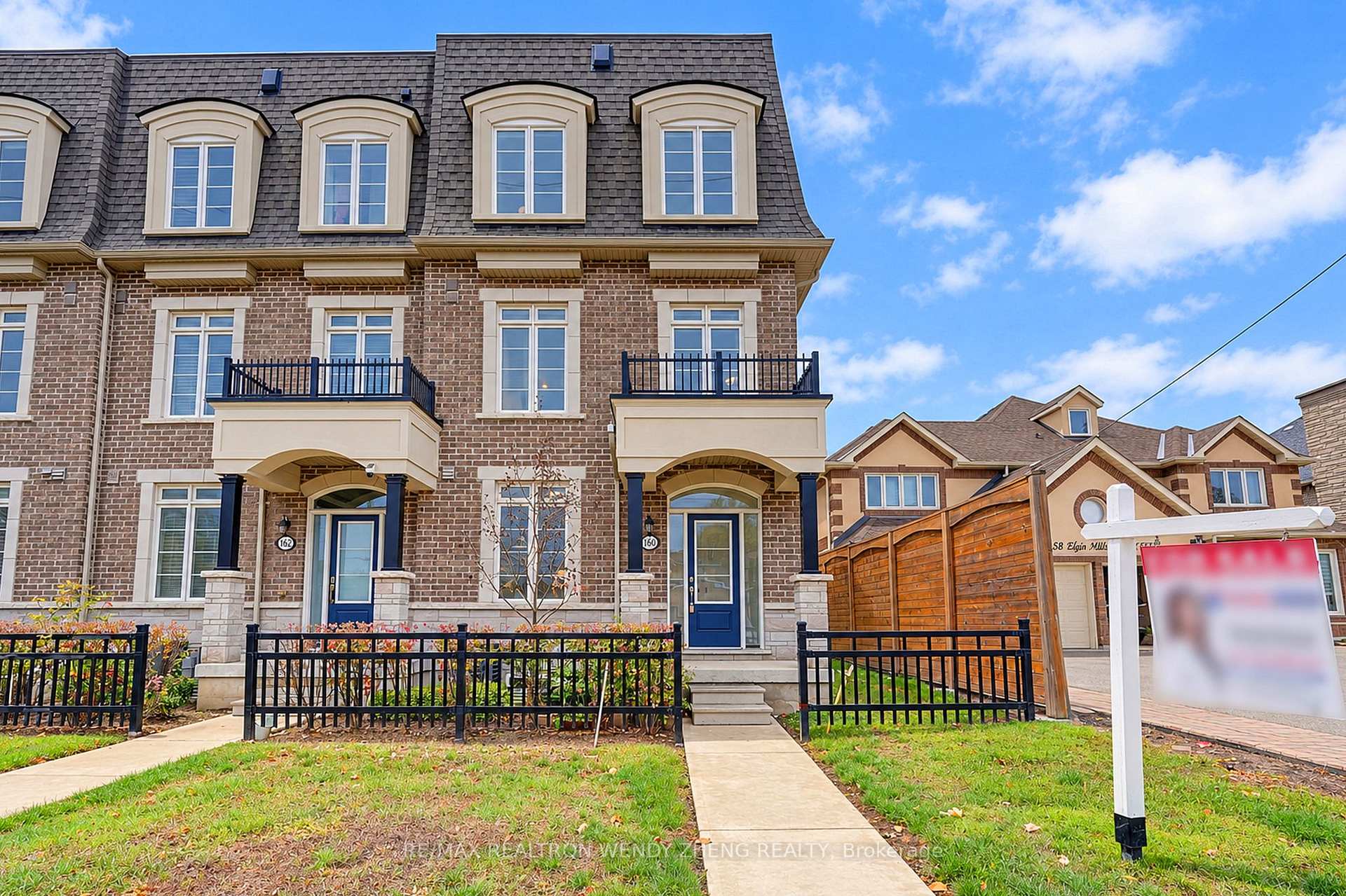Front of 160 Elgin Mills Road W