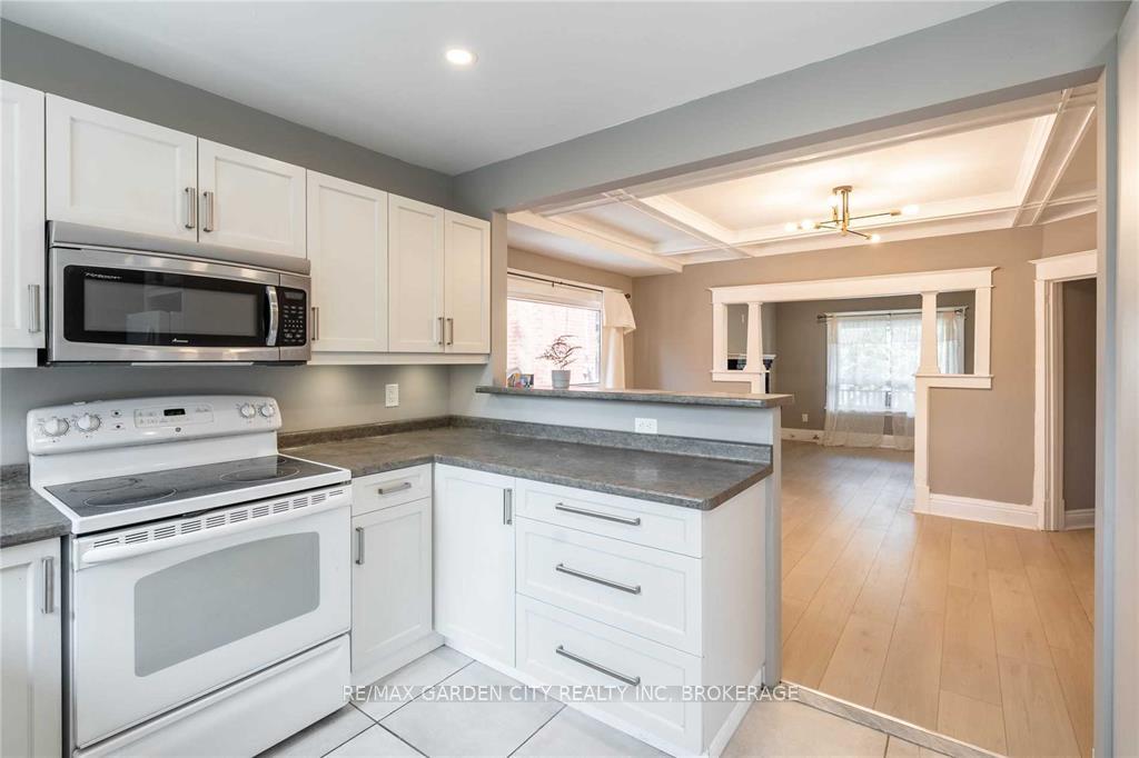 Photo 16 of 96 Beechwood Avenue, Hamilton, Stipley — HOMEH