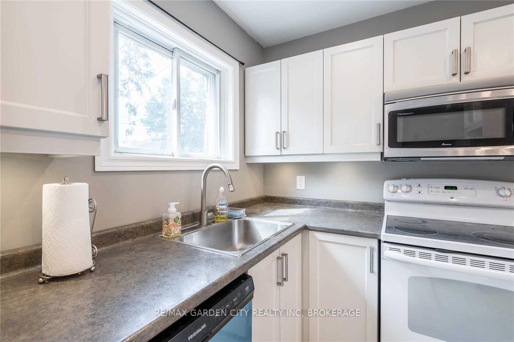 Photo 17 of 96 Beechwood Avenue, Hamilton, Stipley — HOMEH