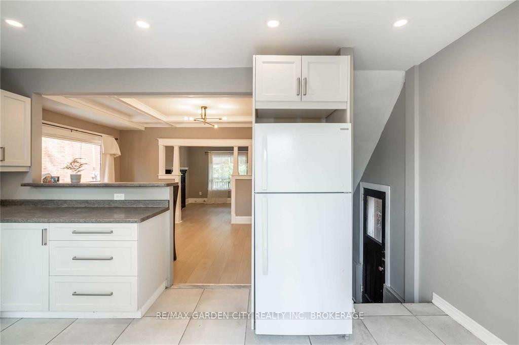 Photo 18 of 96 Beechwood Avenue, Hamilton, Stipley — HOMEH