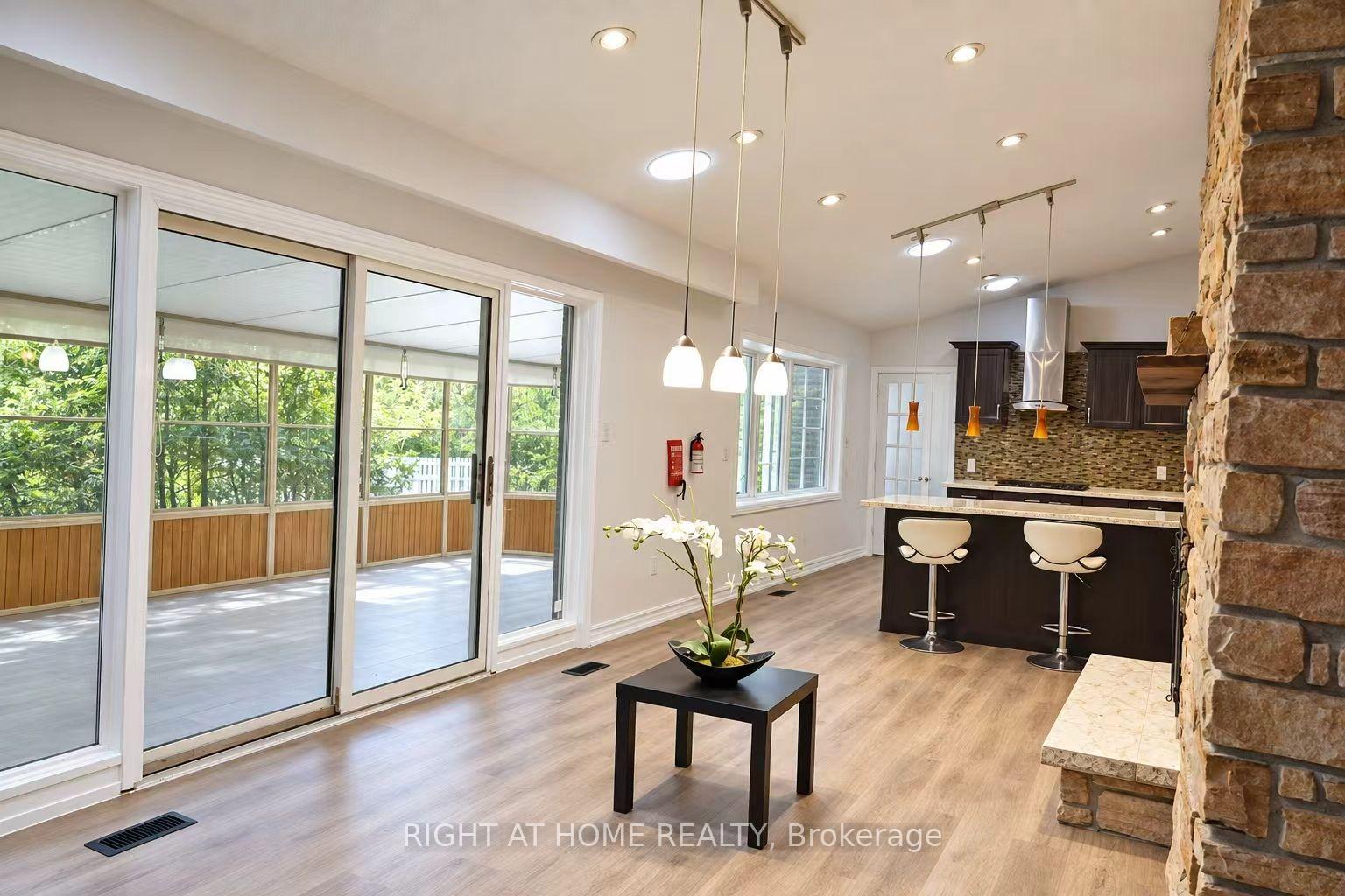 Photo 4 of 10934 Warden Avenue, Markham, Victoria Square — HOMEH