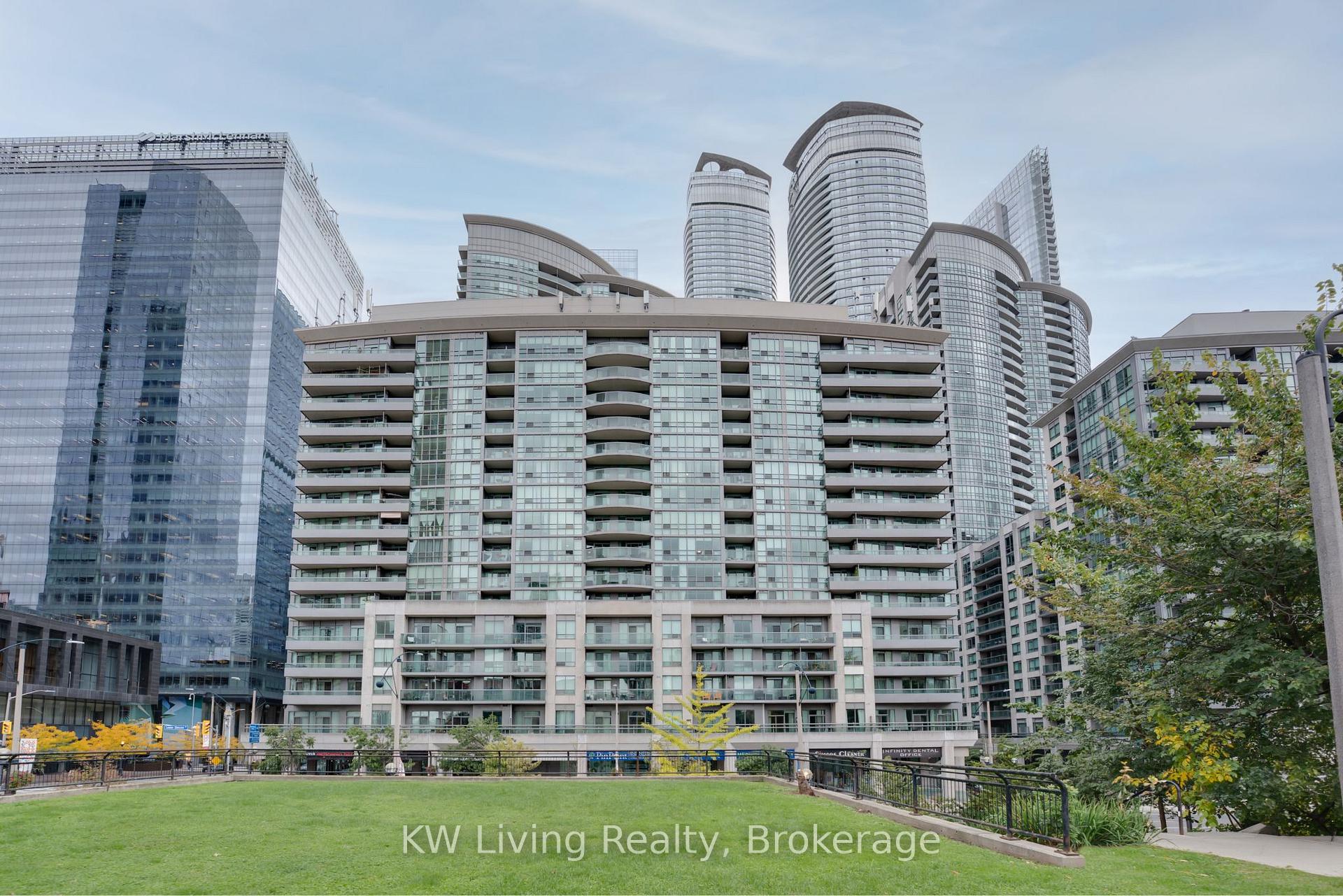 Photo 2 of Unit 1801, 51 Lower Simcoe Street, Toronto, Waterfront Communities — HOMEH