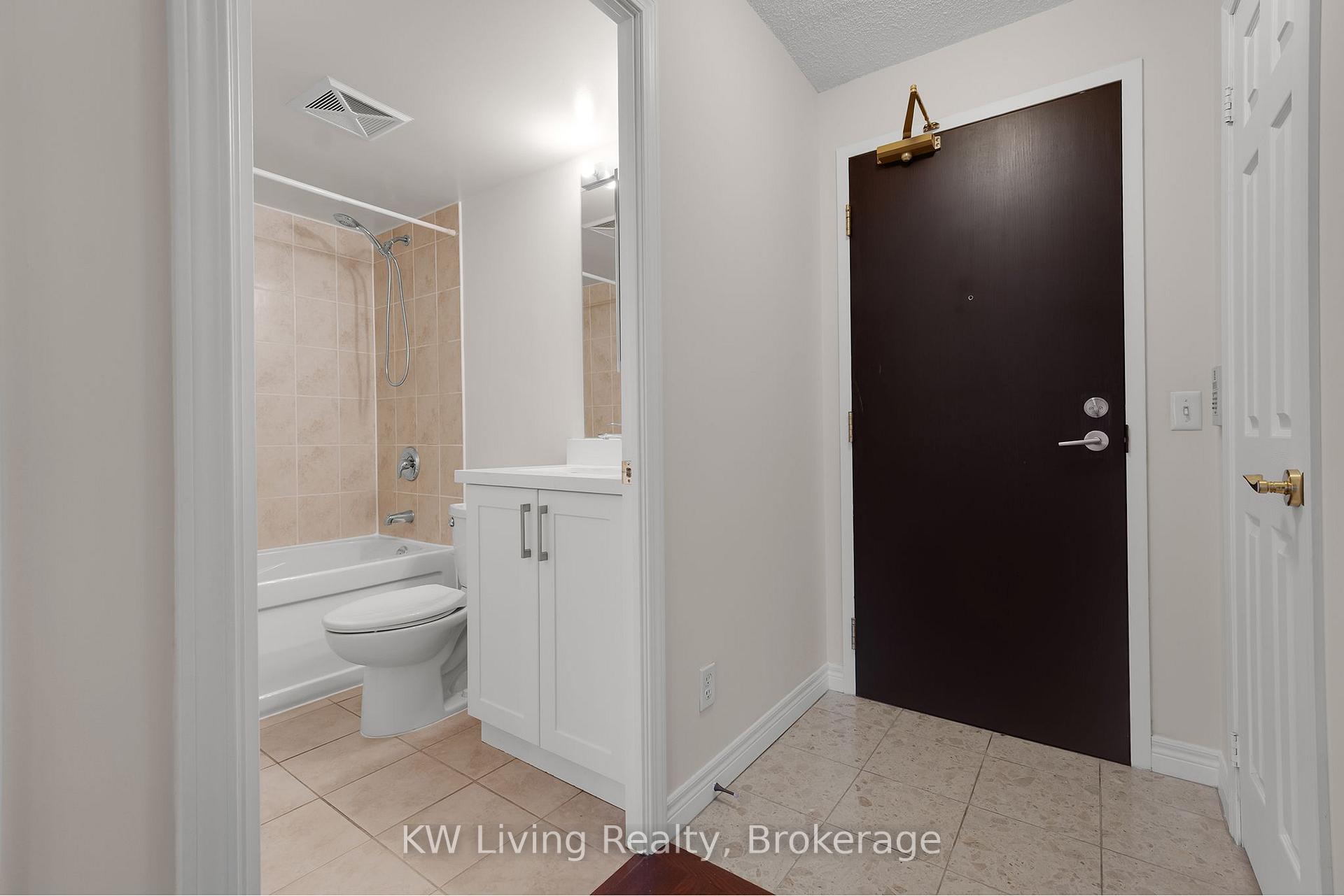 Photo 6 of Unit 1801, 51 Lower Simcoe Street, Toronto, Waterfront Communities — HOMEH