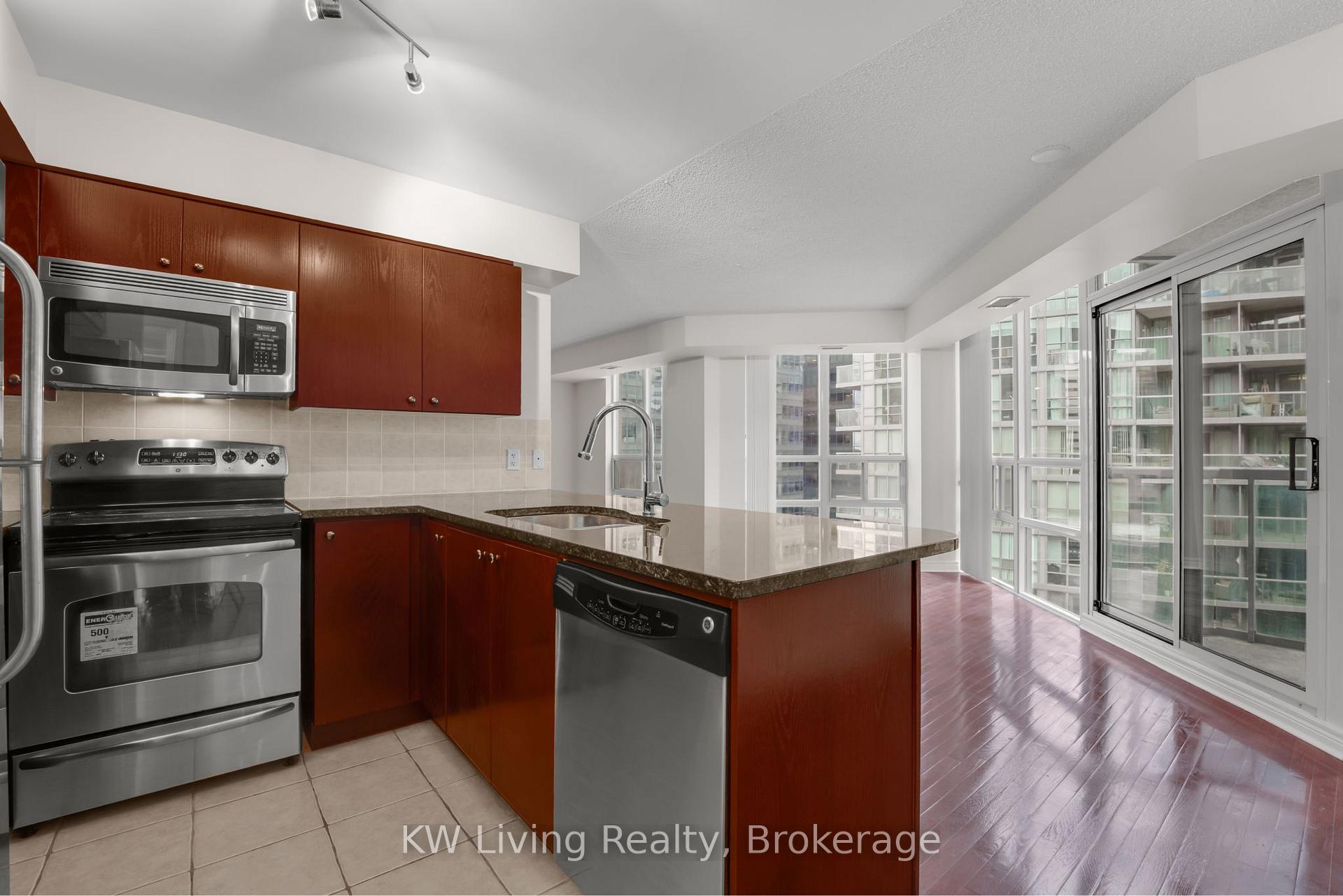 Photo 8 of Unit 1801, 51 Lower Simcoe Street, Toronto, Waterfront Communities — HOMEH