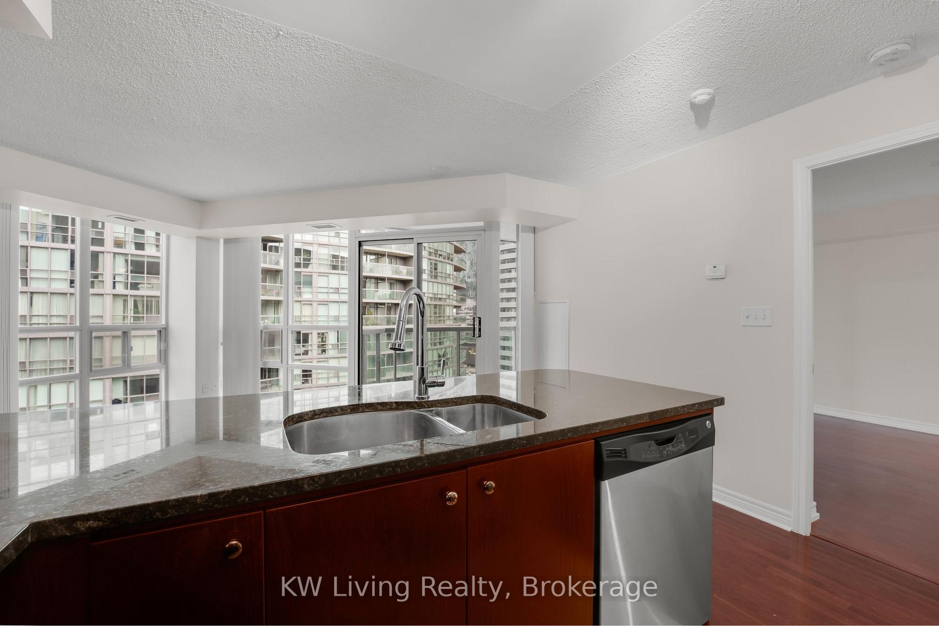Photo 11 of Unit 1801, 51 Lower Simcoe Street, Toronto, Waterfront Communities — HOMEH