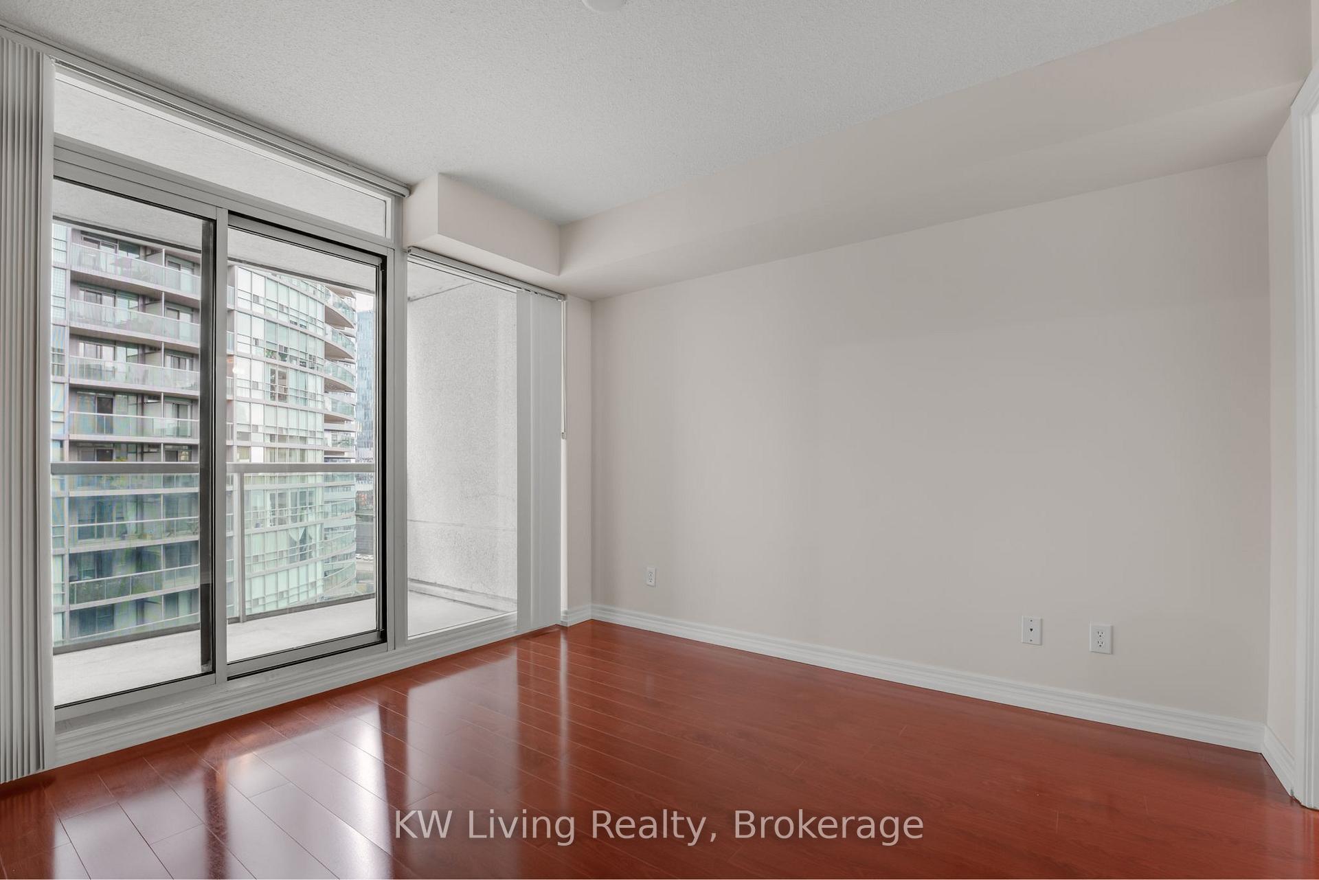 Photo 12 of Unit 1801, 51 Lower Simcoe Street, Toronto, Waterfront Communities — HOMEH
