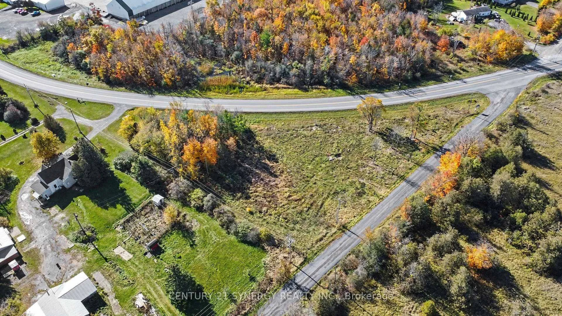 Photo 3 of 1547 County RD 12, North Stormont, North Stormont (Finch) Twp — HOMEH