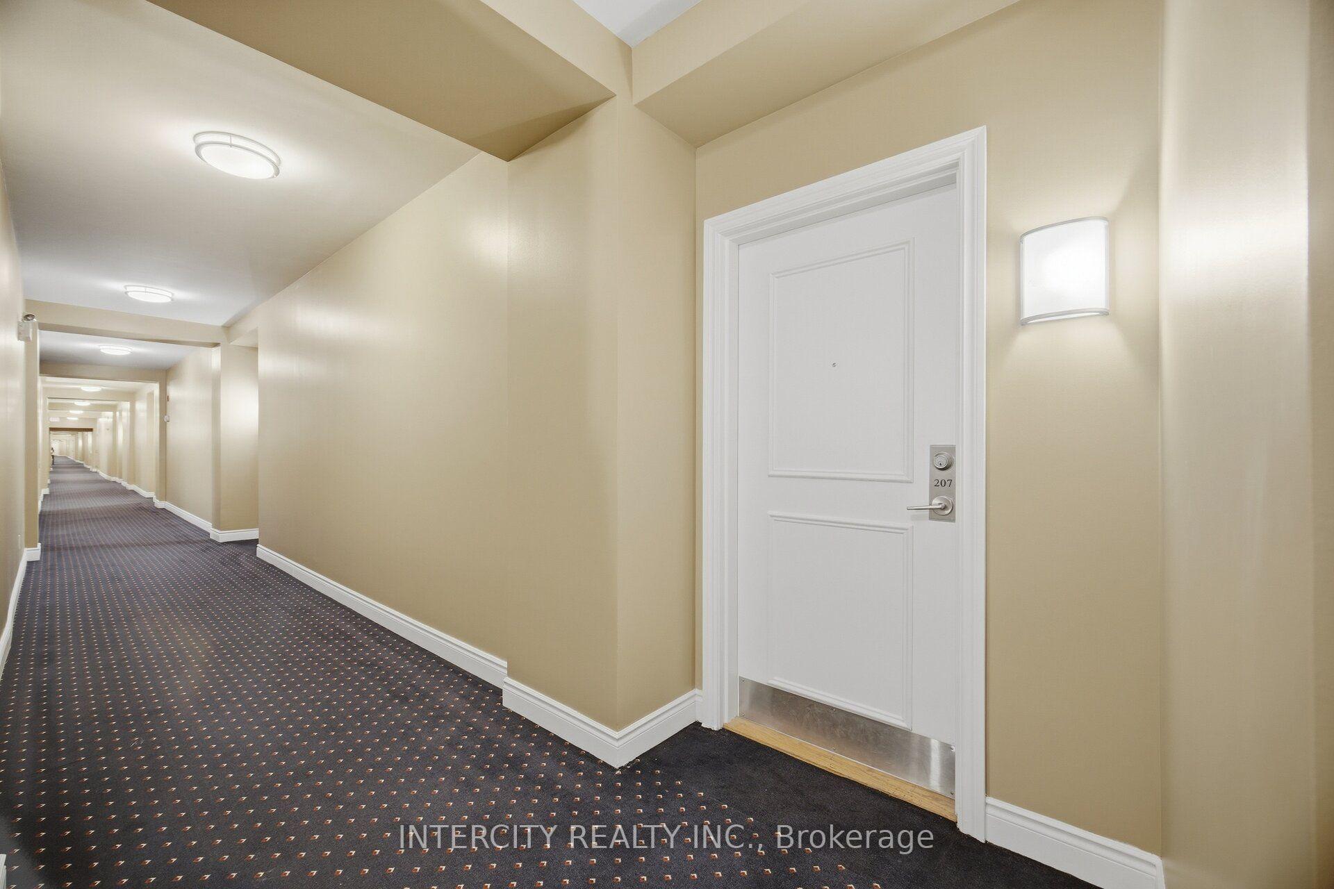 Photo 5 of Unit 207, 10211 Keele Street, Vaughan, Maple — HOMEH