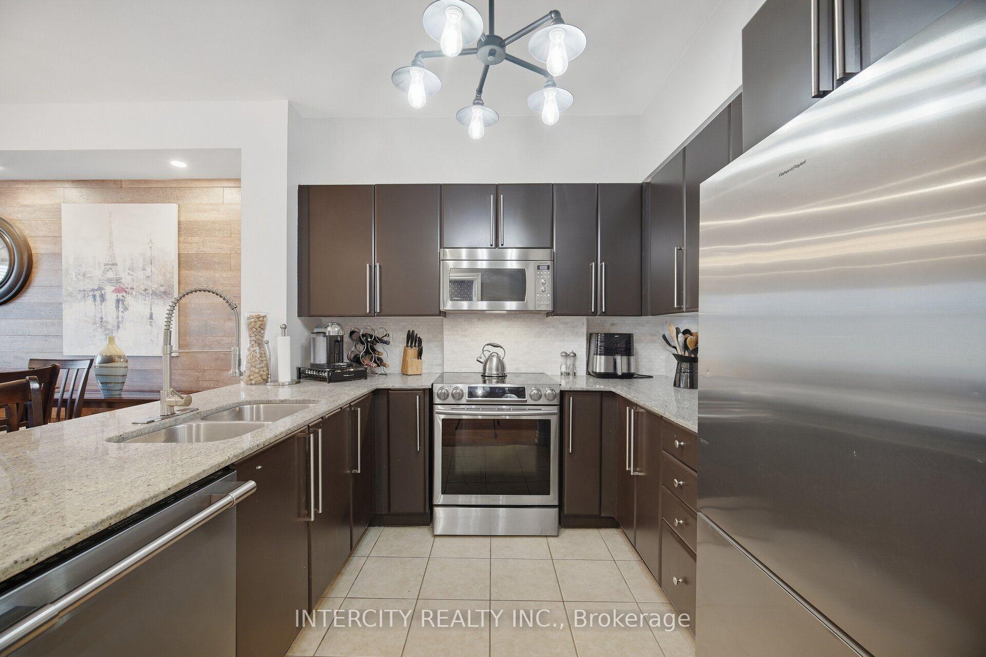 Photo 9 of Unit 207, 10211 Keele Street, Vaughan, Maple — HOMEH