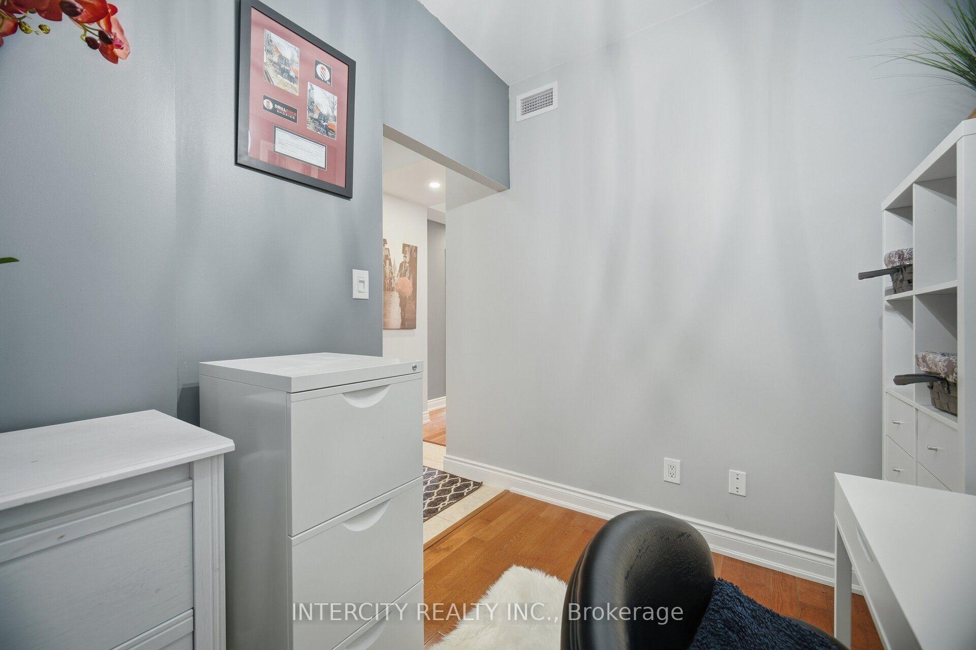 Photo 19 of Unit 207, 10211 Keele Street, Vaughan, Maple — HOMEH
