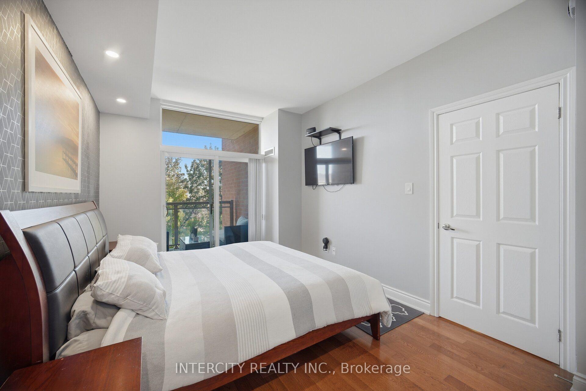 Photo 21 of Unit 207, 10211 Keele Street, Vaughan, Maple — HOMEH