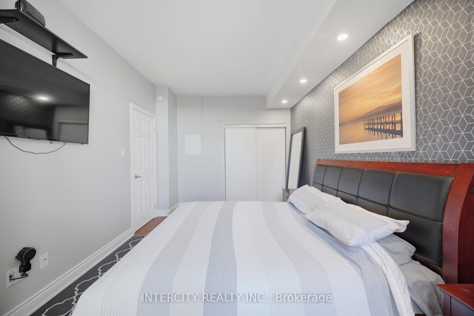 Photo 22 of Unit 207, 10211 Keele Street, Vaughan, Maple — HOMEH
