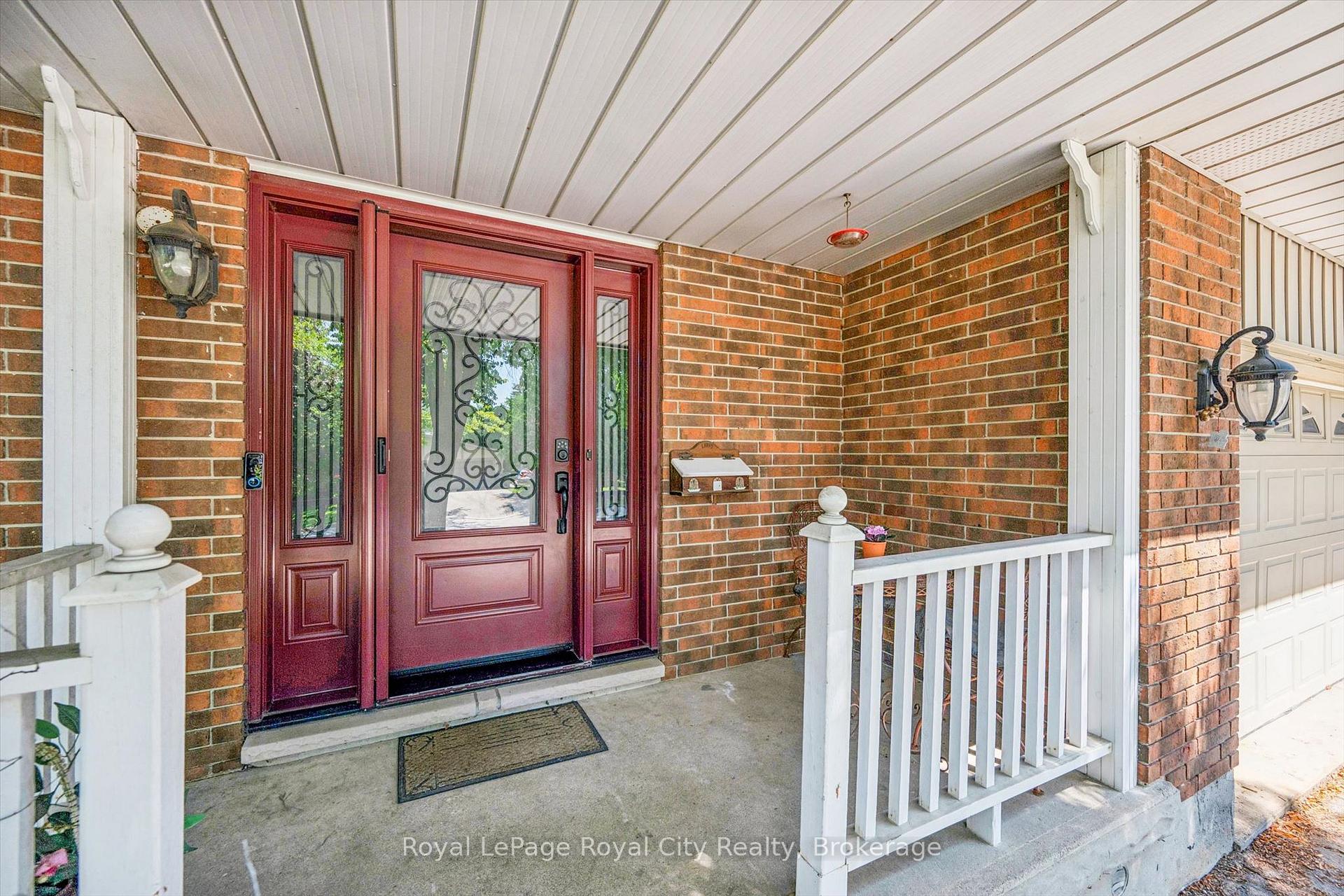 Photo 3 of 46 Rickson Avenue, Guelph, Kortright West — HOMEH