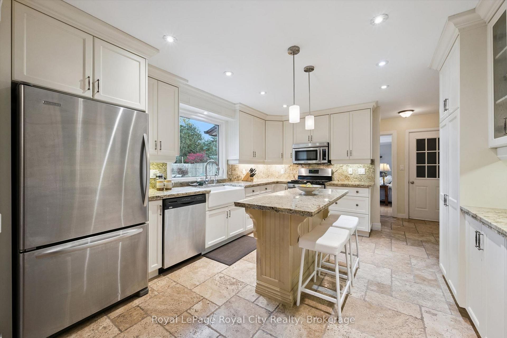 Photo 9 of 46 Rickson Avenue, Guelph, Kortright West — HOMEH