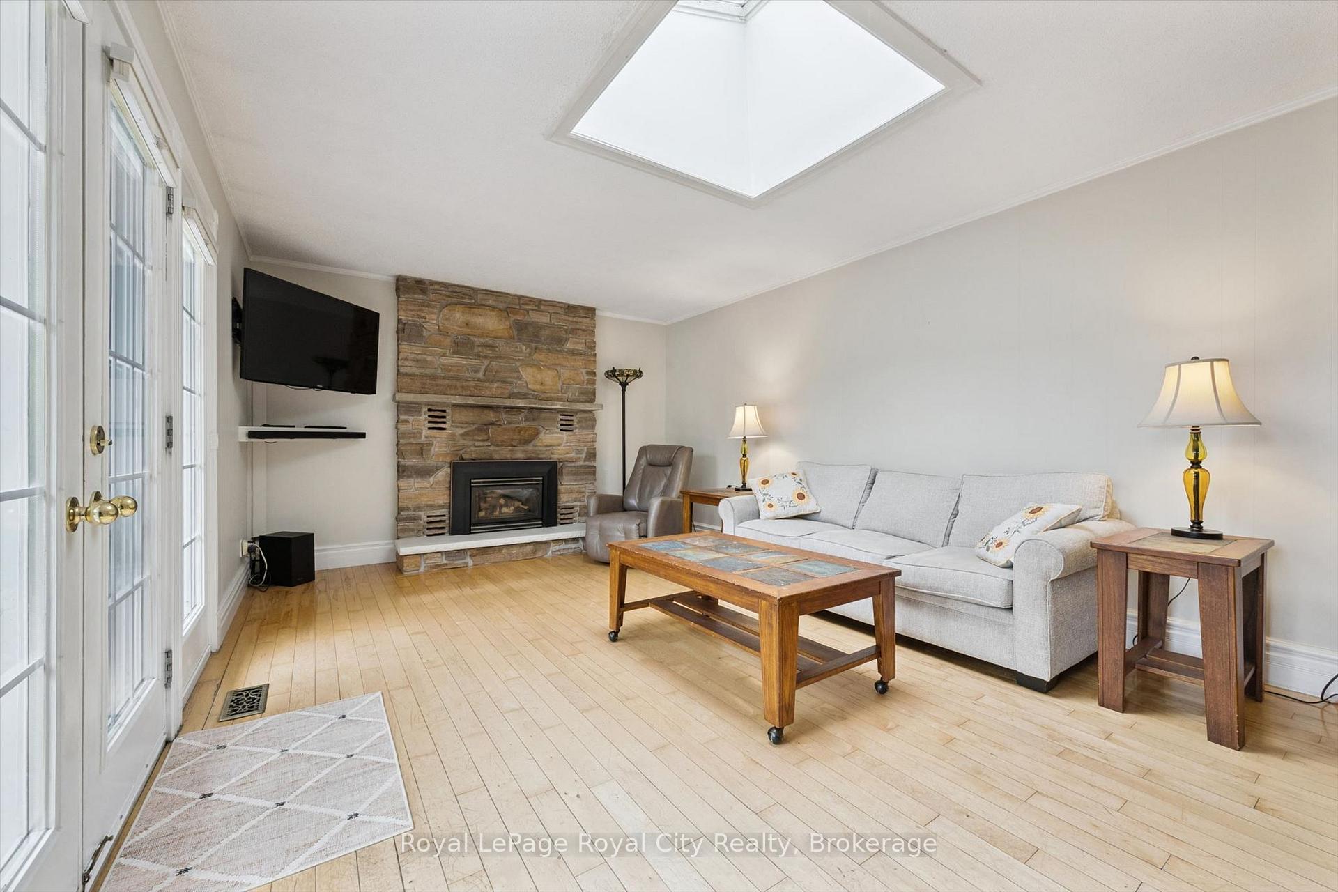 Photo 13 of 46 Rickson Avenue, Guelph, Kortright West — HOMEH