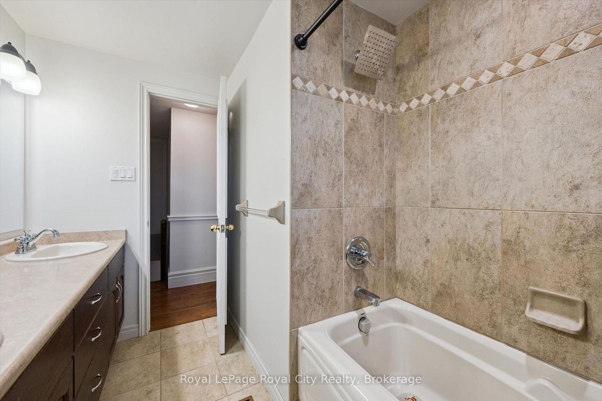 Photo 24 of 46 Rickson Avenue, Guelph, Kortright West — HOMEH