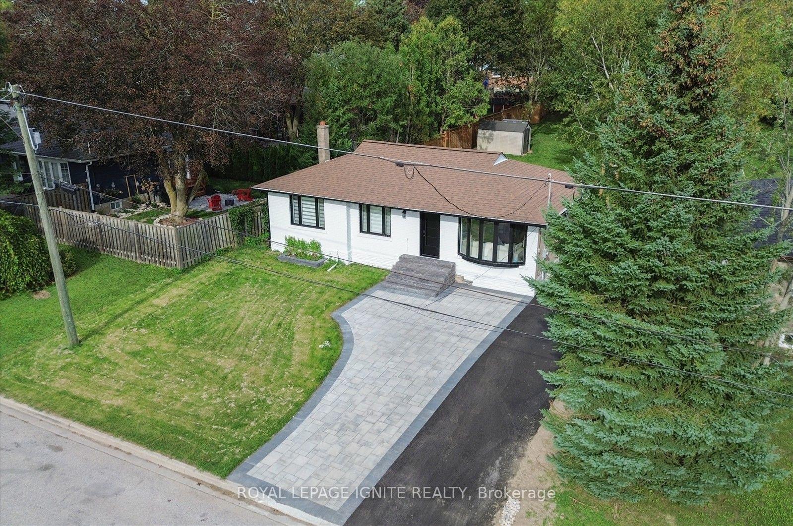 Photo 2 of 103 Baker Street, Whitchurch-Stouffville, Stouffville — HOMEH