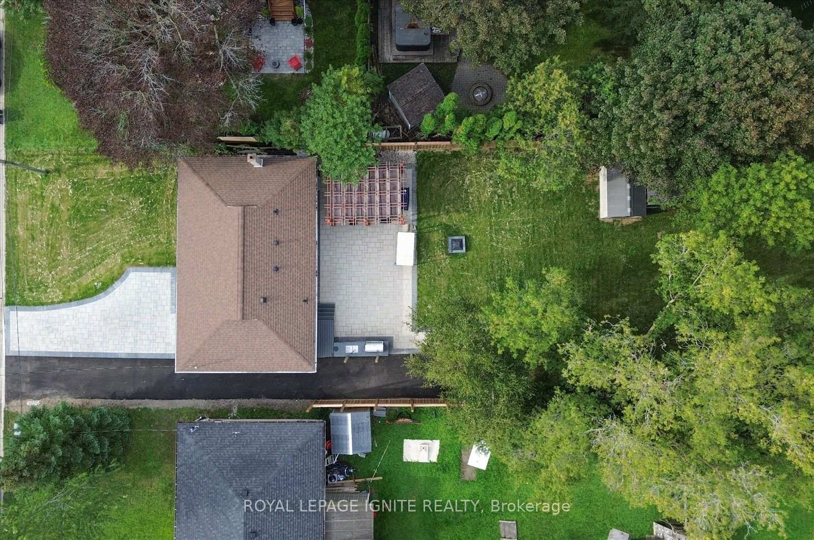 Photo 4 of 103 Baker Street, Whitchurch-Stouffville, Stouffville — HOMEH