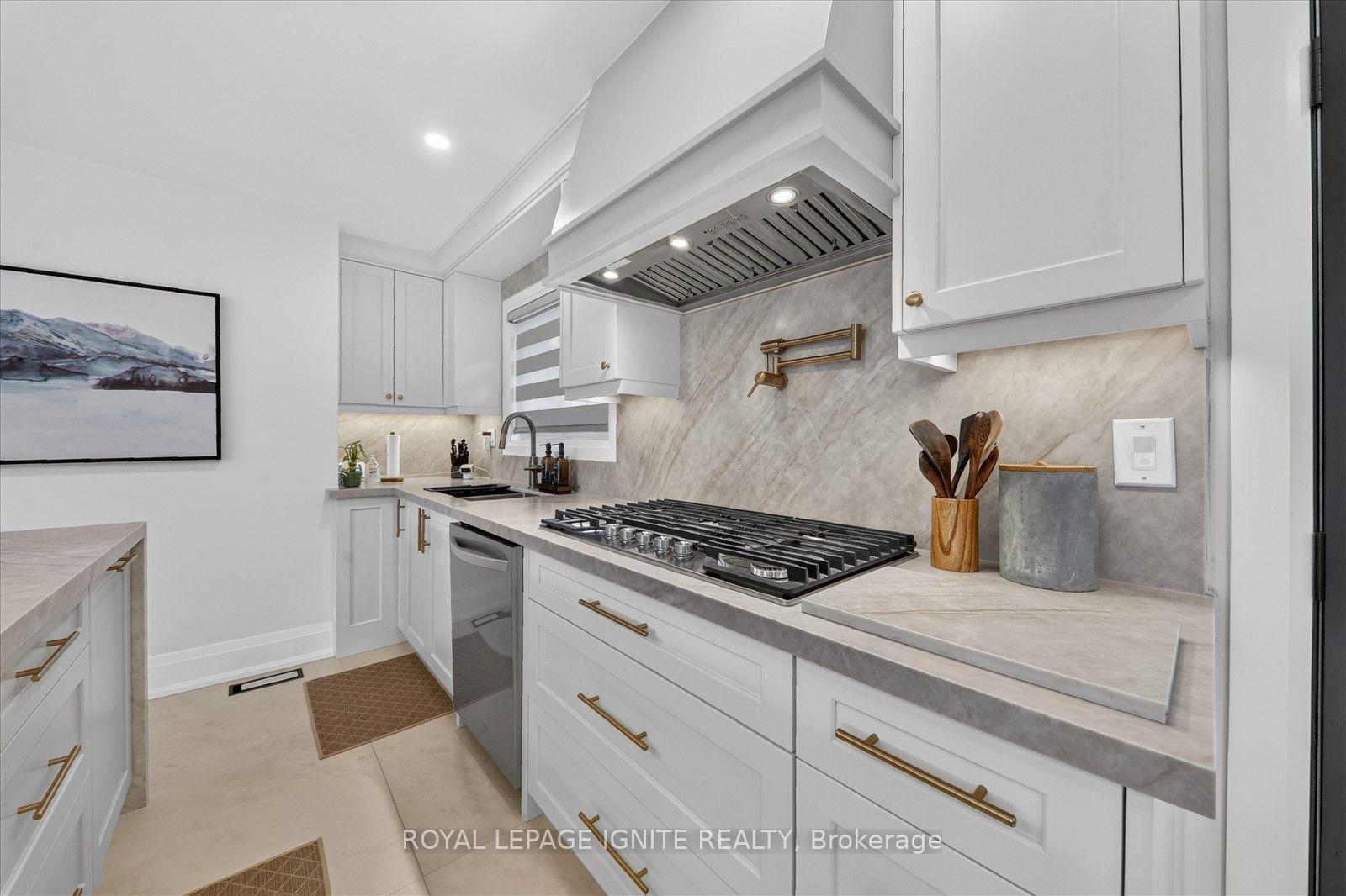 Photo 16 of 103 Baker Street, Whitchurch-Stouffville, Stouffville — HOMEH