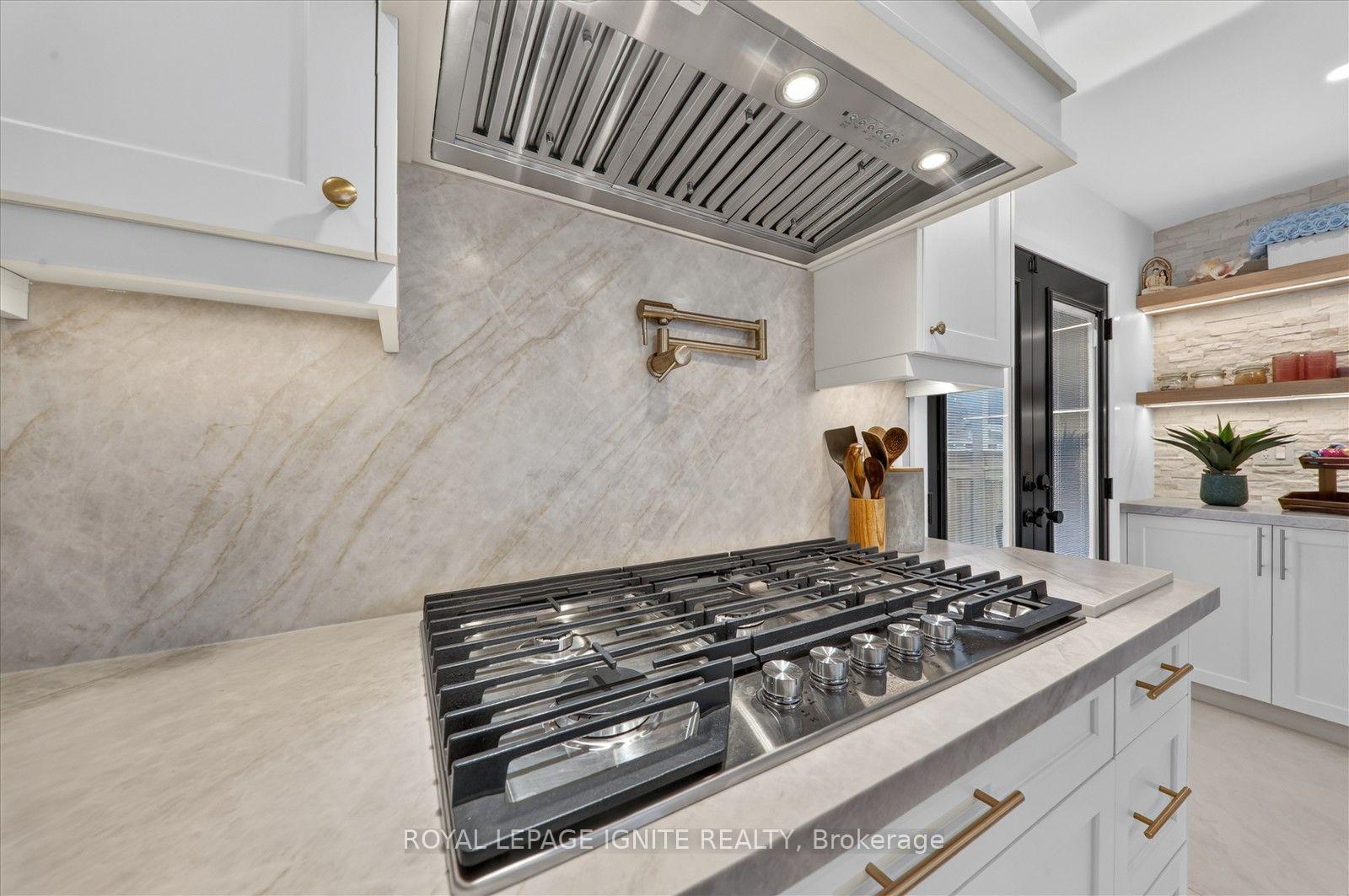 Photo 18 of 103 Baker Street, Whitchurch-Stouffville, Stouffville — HOMEH