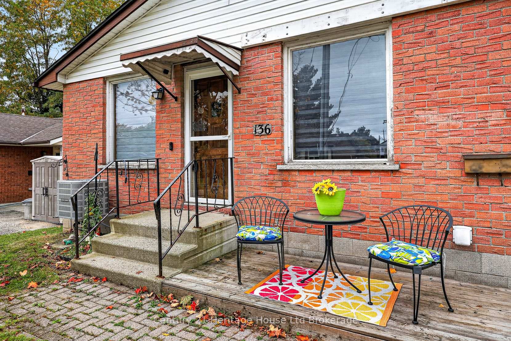 Photo 9 of 136 Dover Street, Woodstock, Woodstock - South — HOMEH