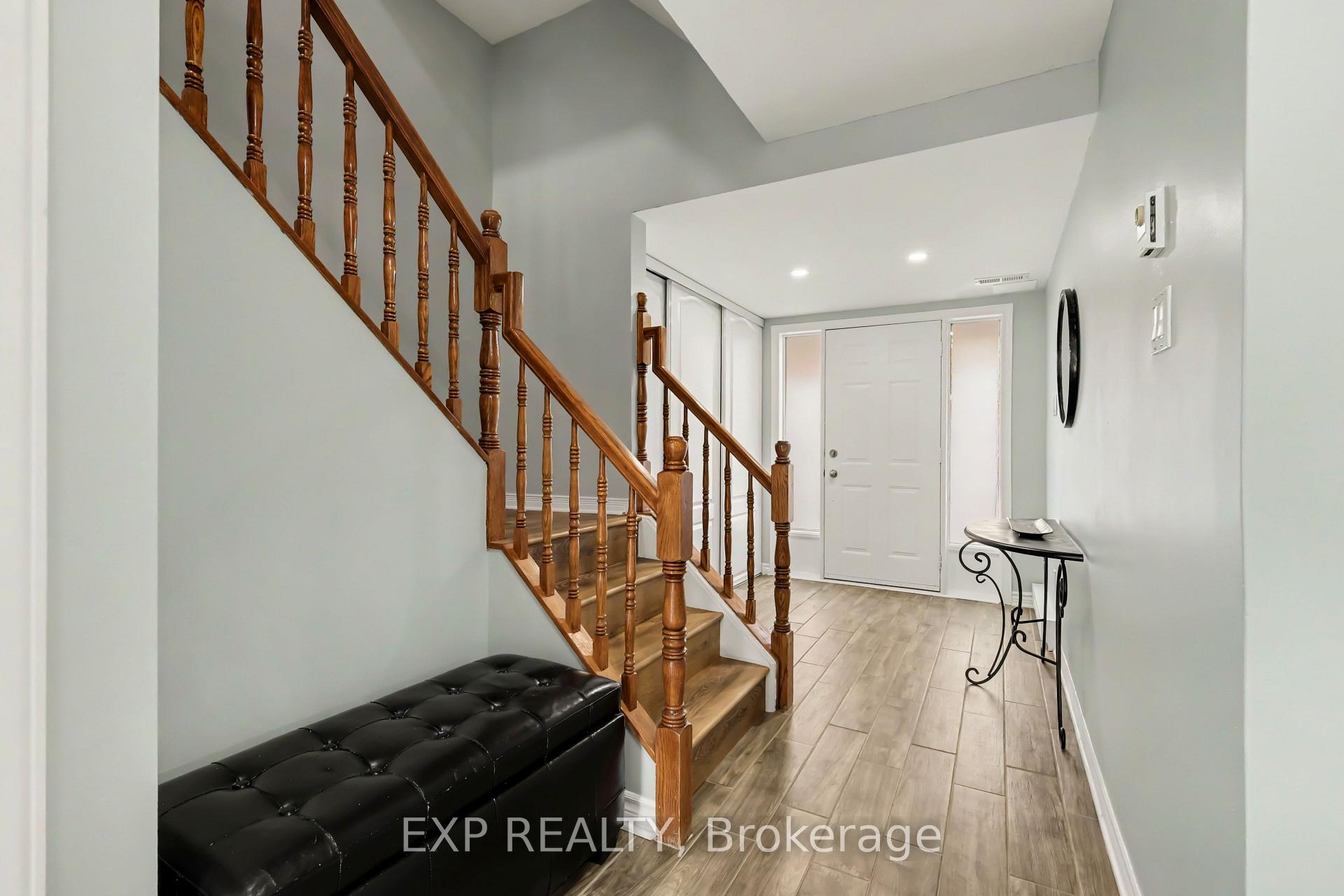 Photo 4 of 1848 Summerfields Crescent, Ottawa, Chapel Hill — HOMEH