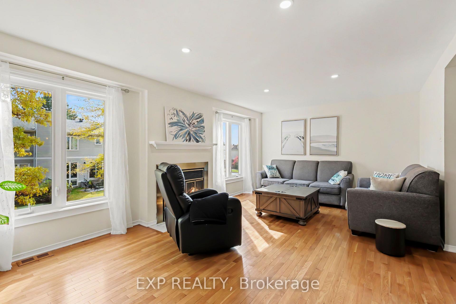 Photo 5 of 1848 Summerfields Crescent, Ottawa, Chapel Hill — HOMEH