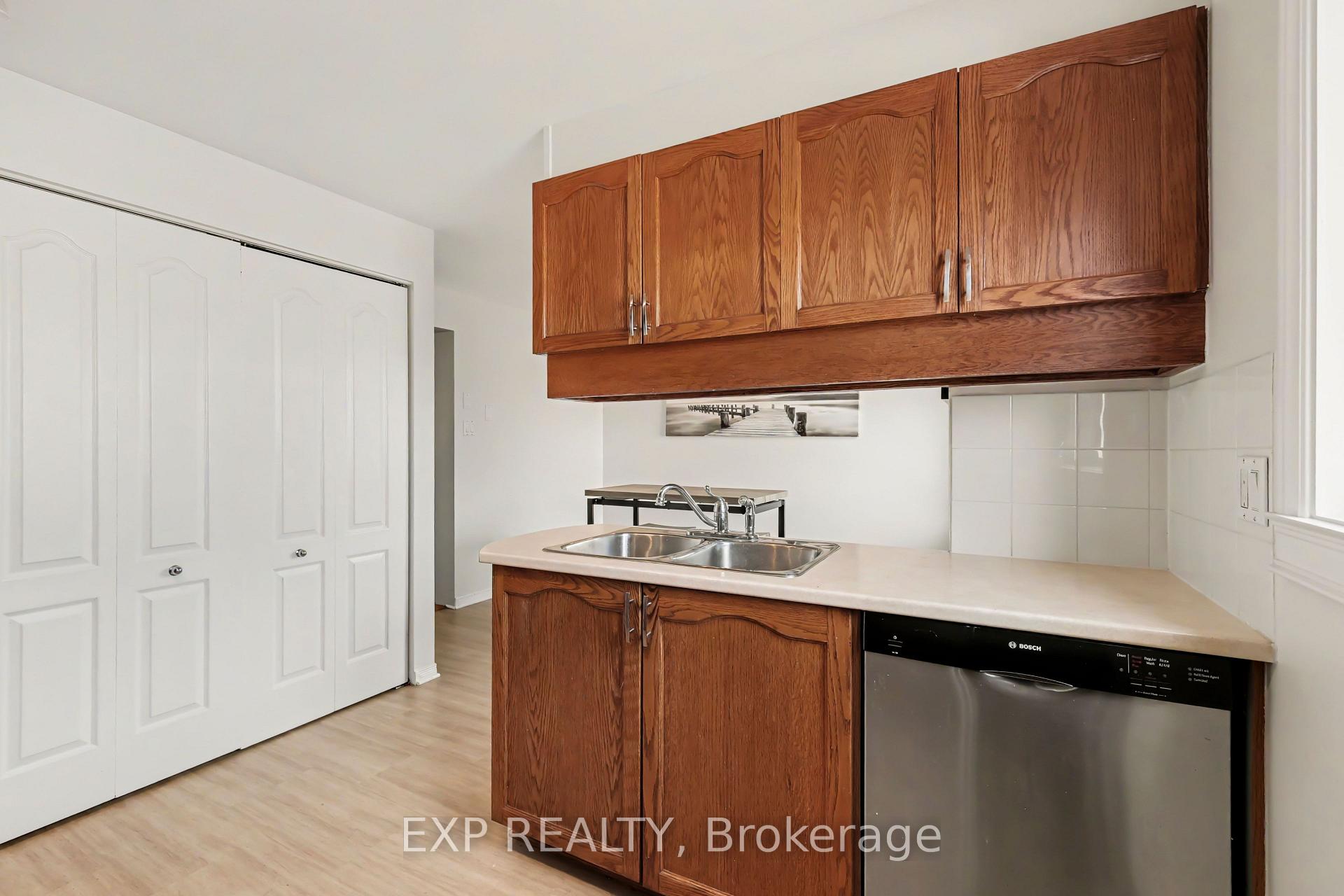 Photo 13 of 1848 Summerfields Crescent, Ottawa, Chapel Hill — HOMEH