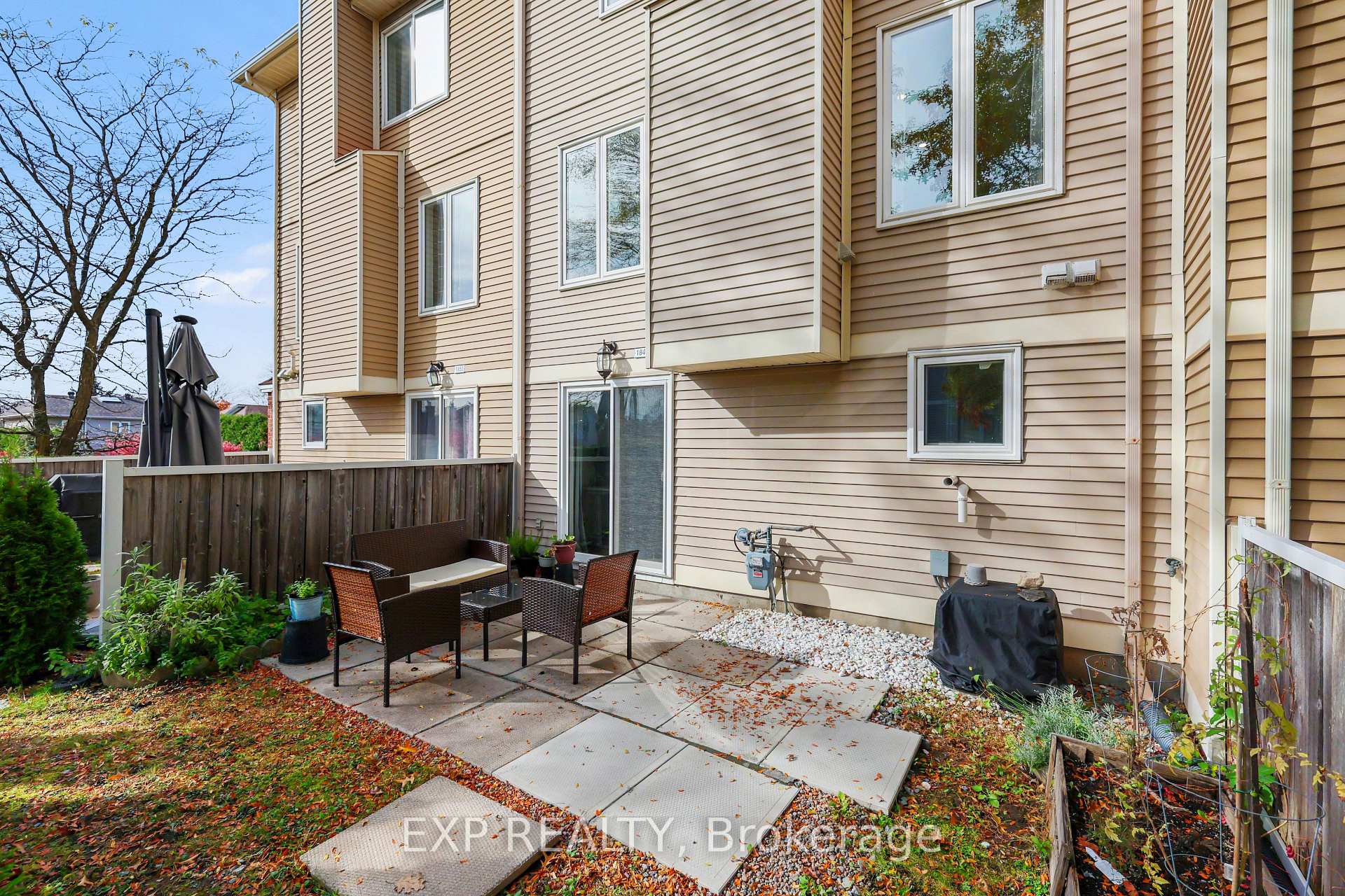 Photo 29 of 1848 Summerfields Crescent, Ottawa, Chapel Hill — HOMEH