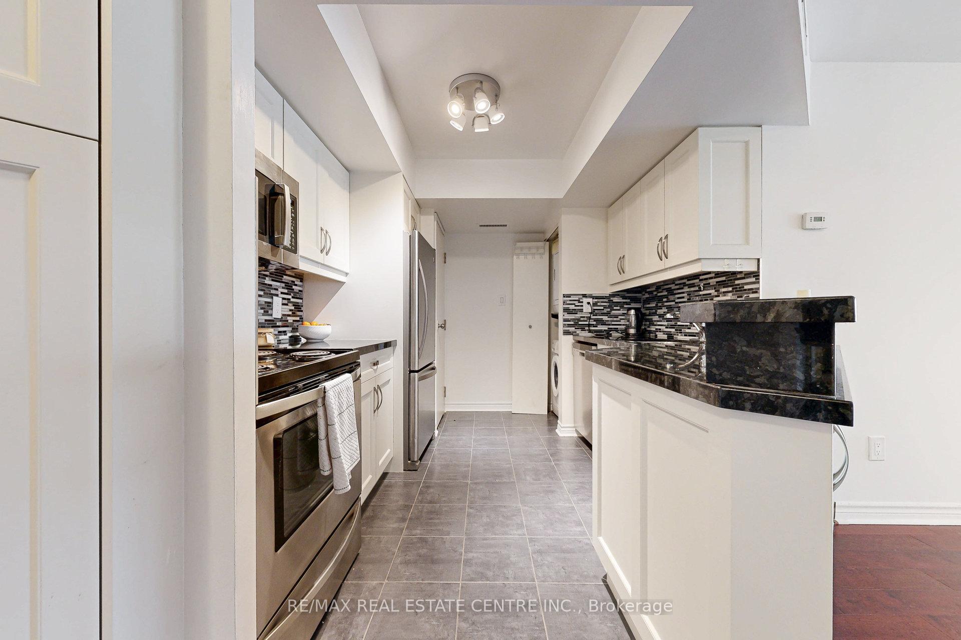 Photo 3 of 1001 Bay Street, Toronto, Bay Street Corridor — HOMEH