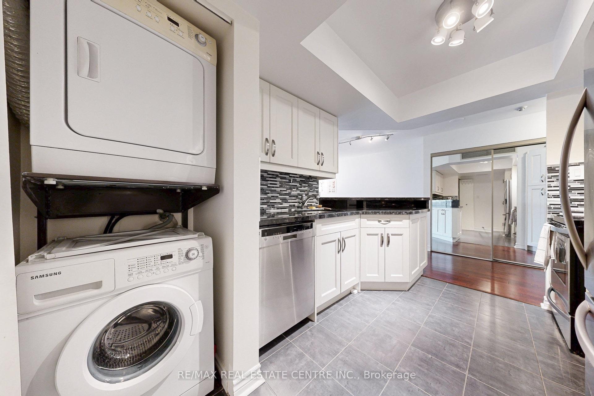 Photo 4 of 1001 Bay Street, Toronto, Bay Street Corridor — HOMEH