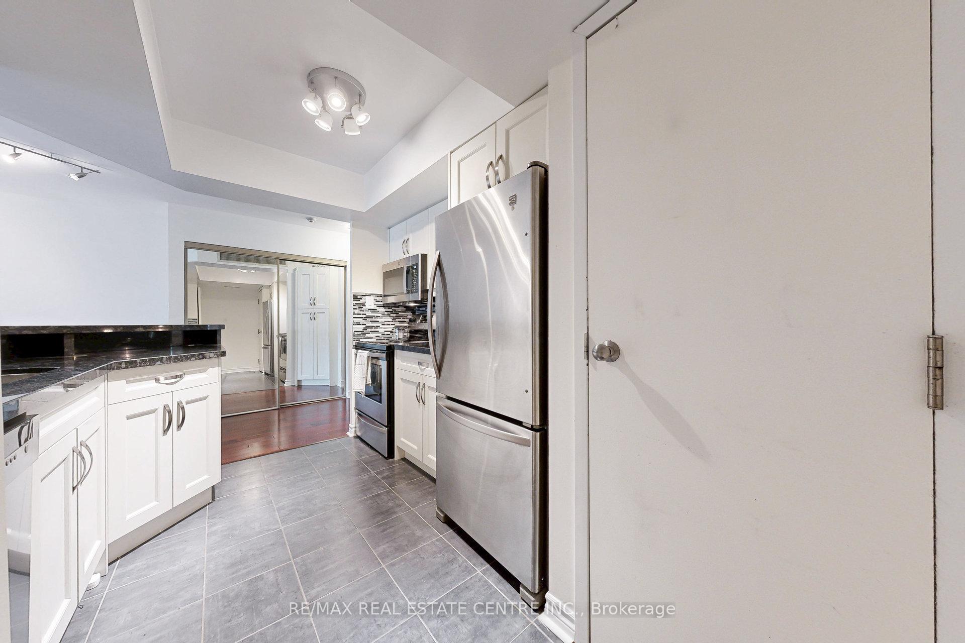 Photo 6 of 1001 Bay Street, Toronto, Bay Street Corridor — HOMEH