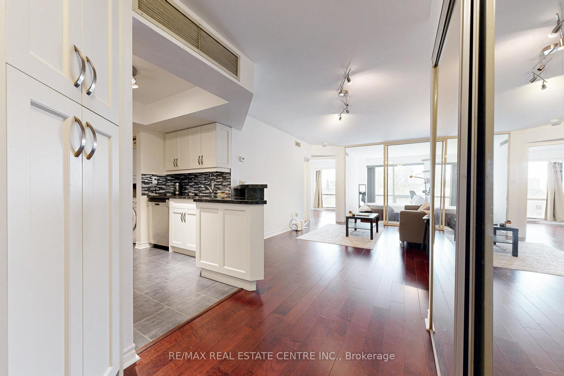 Photo 7 of 1001 Bay Street, Toronto, Bay Street Corridor — HOMEH