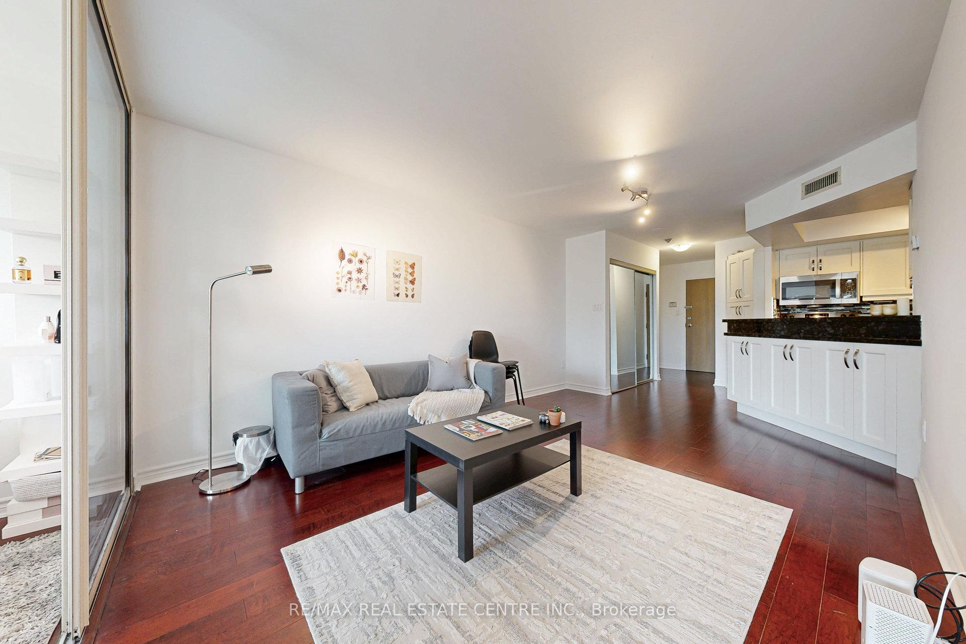 Photo 9 of 1001 Bay Street, Toronto, Bay Street Corridor — HOMEH