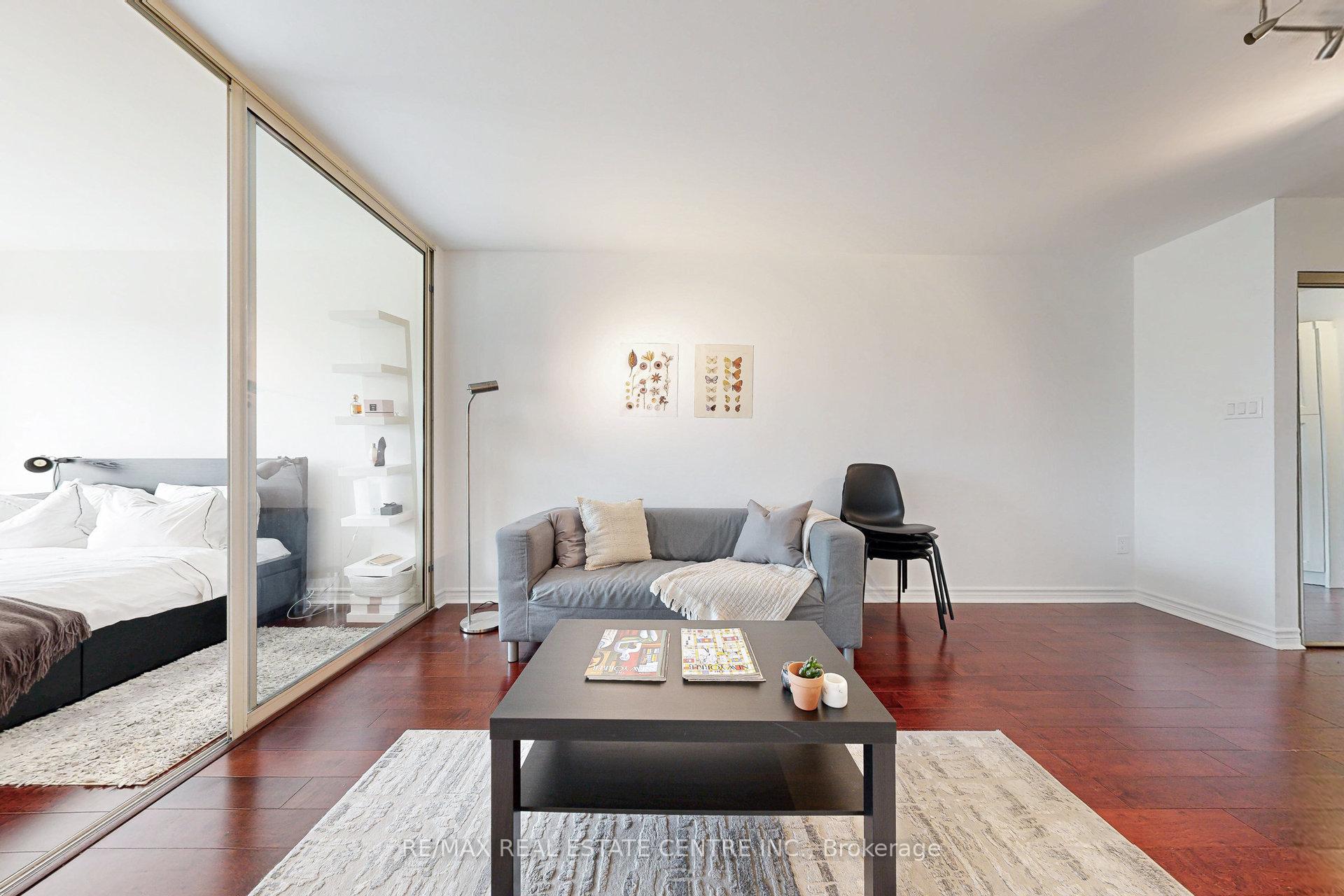 Photo 10 of 1001 Bay Street, Toronto, Bay Street Corridor — HOMEH