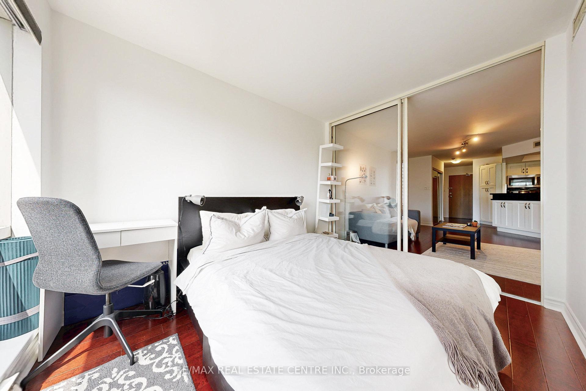Photo 15 of 1001 Bay Street, Toronto, Bay Street Corridor — HOMEH
