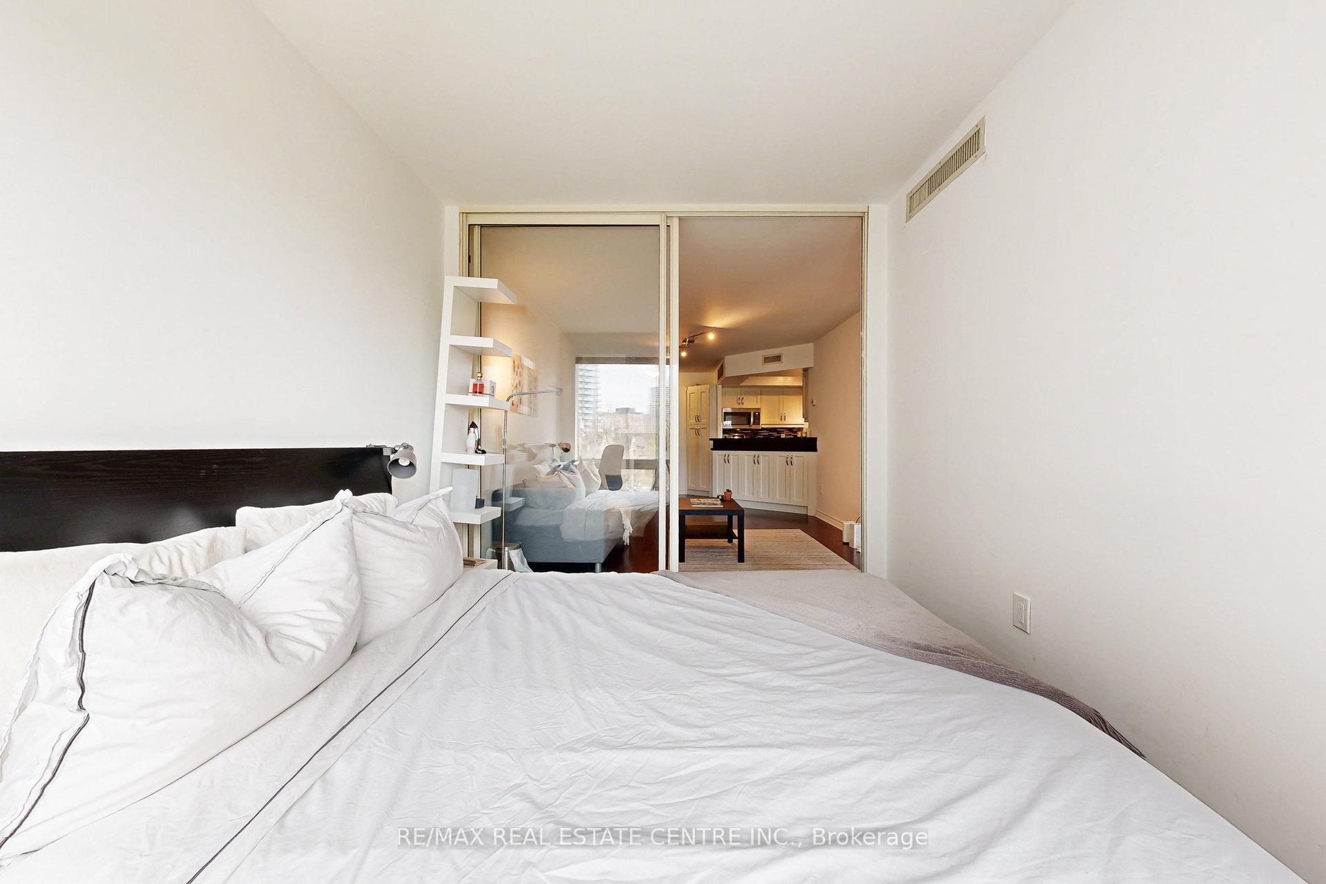 Photo 17 of 1001 Bay Street, Toronto, Bay Street Corridor — HOMEH
