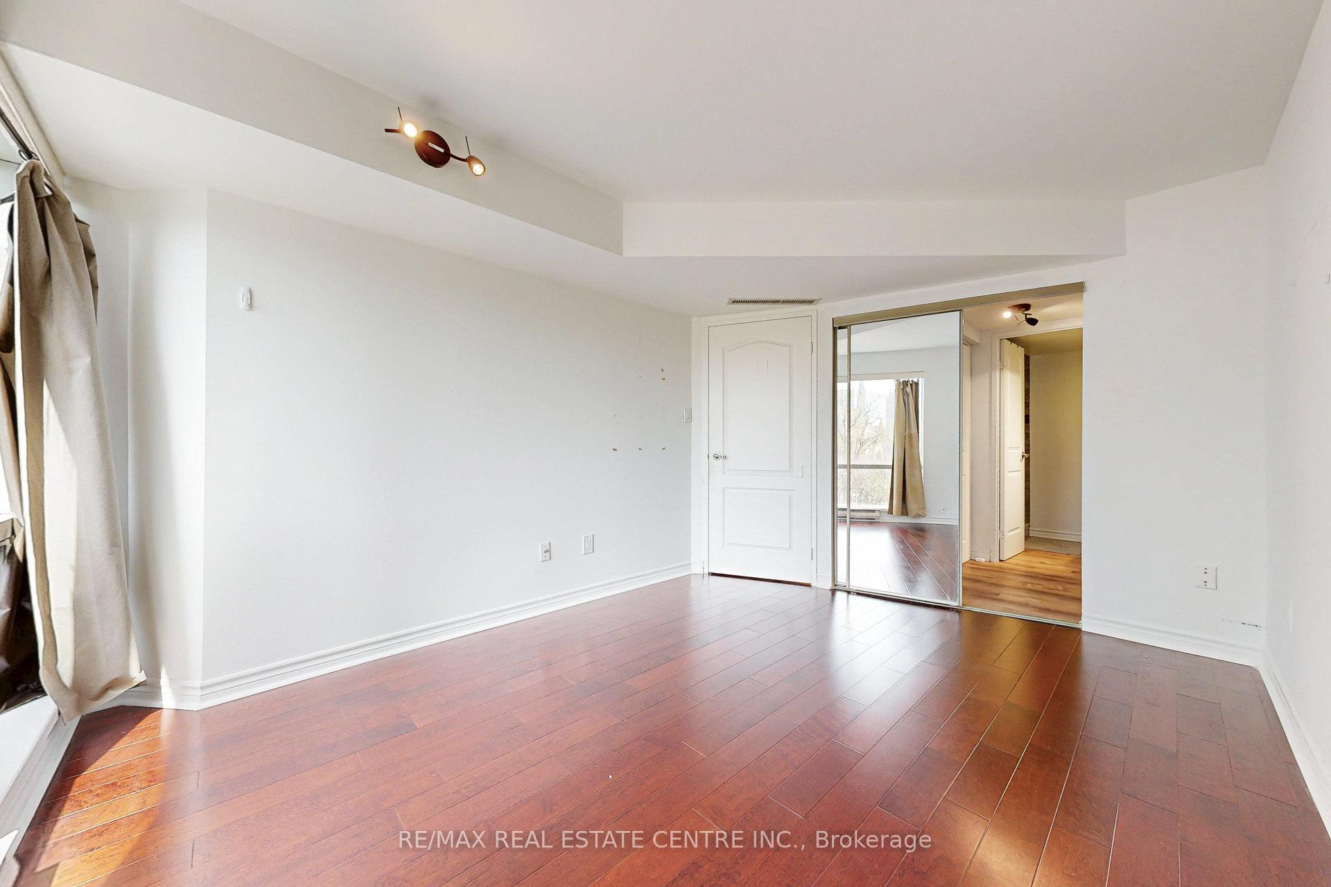 Photo 19 of 1001 Bay Street, Toronto, Bay Street Corridor — HOMEH
