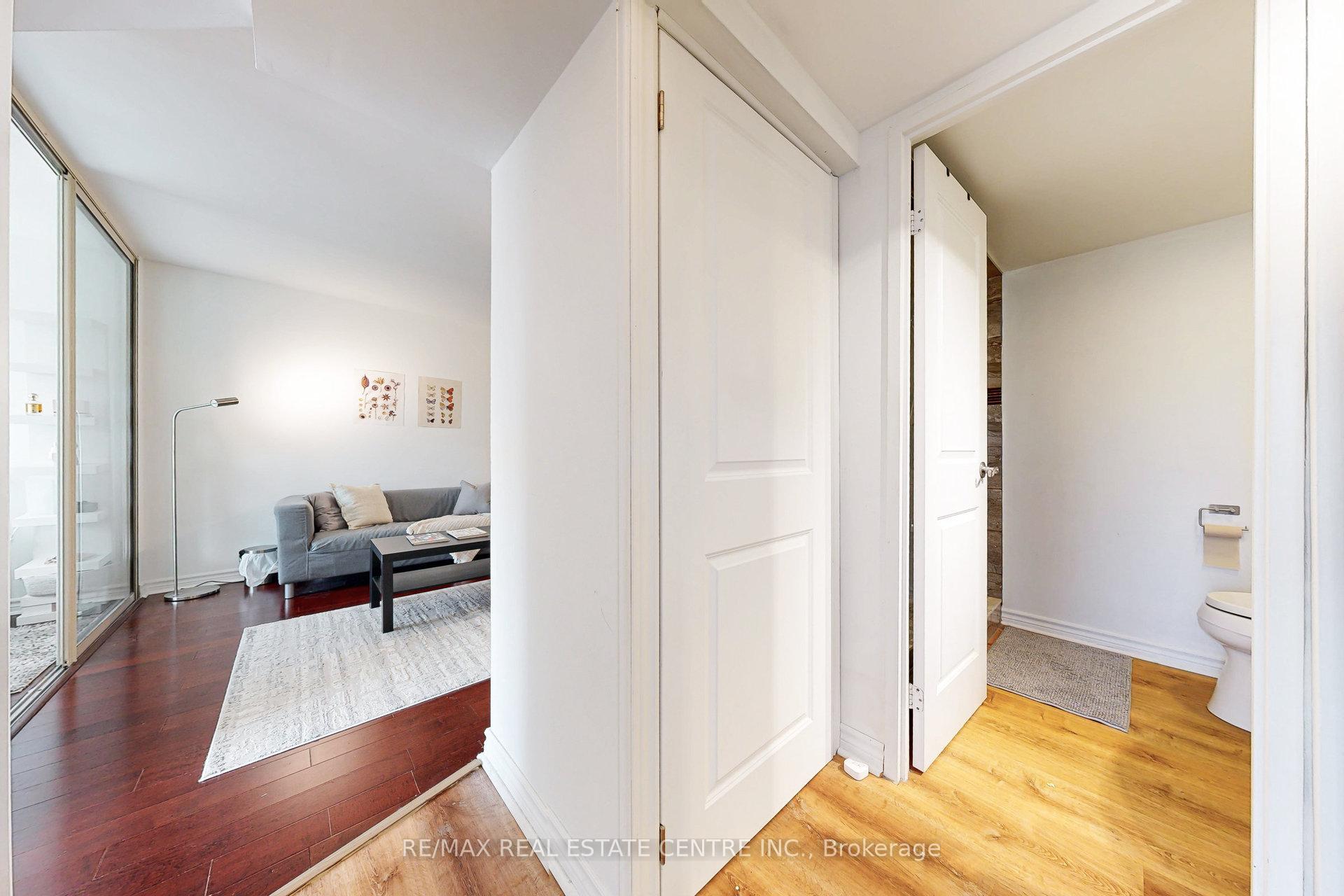 Photo 24 of 1001 Bay Street, Toronto, Bay Street Corridor — HOMEH