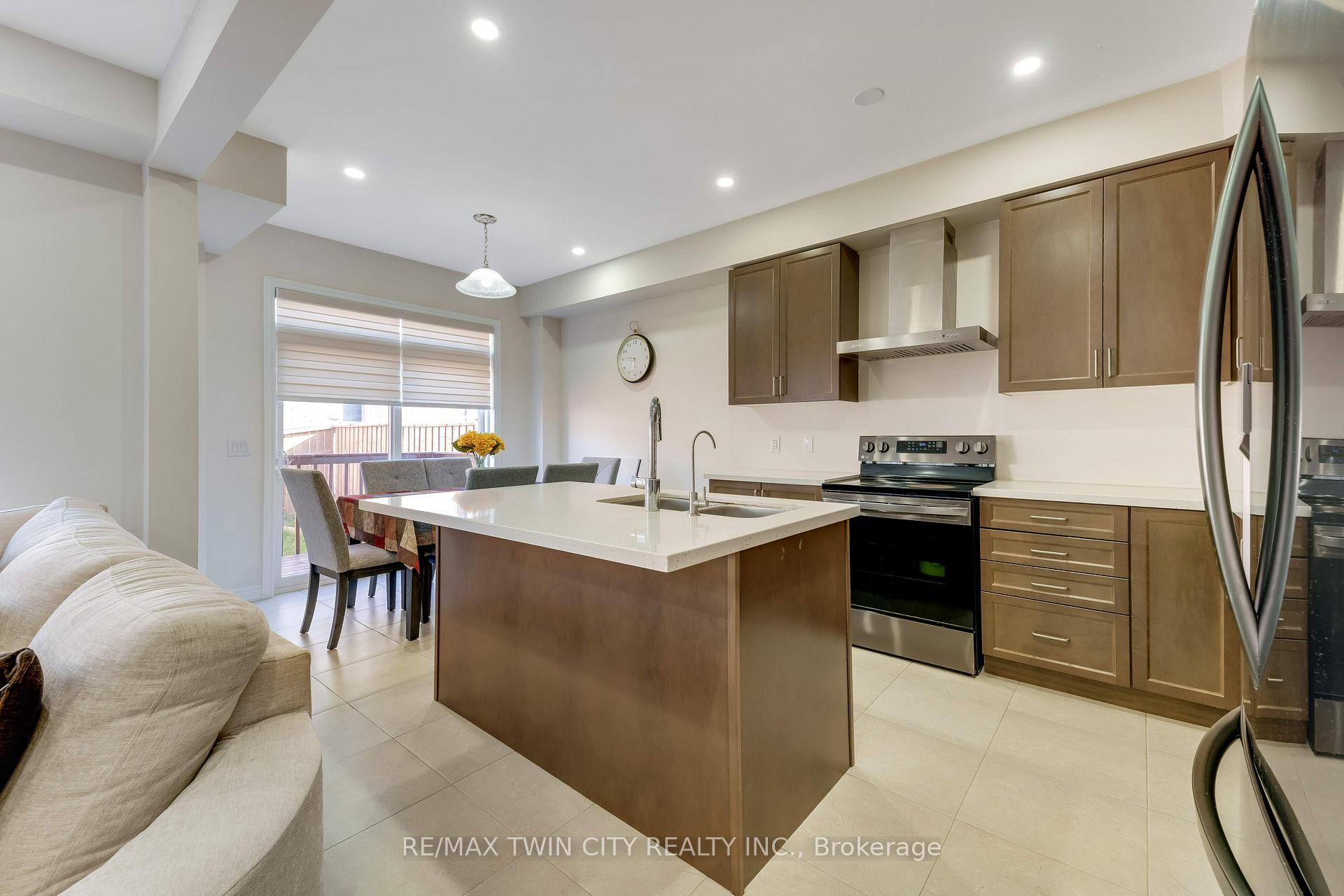 Photo 5 of 106 Haldimand Street, Kitchener, Huron Park — HOMEH