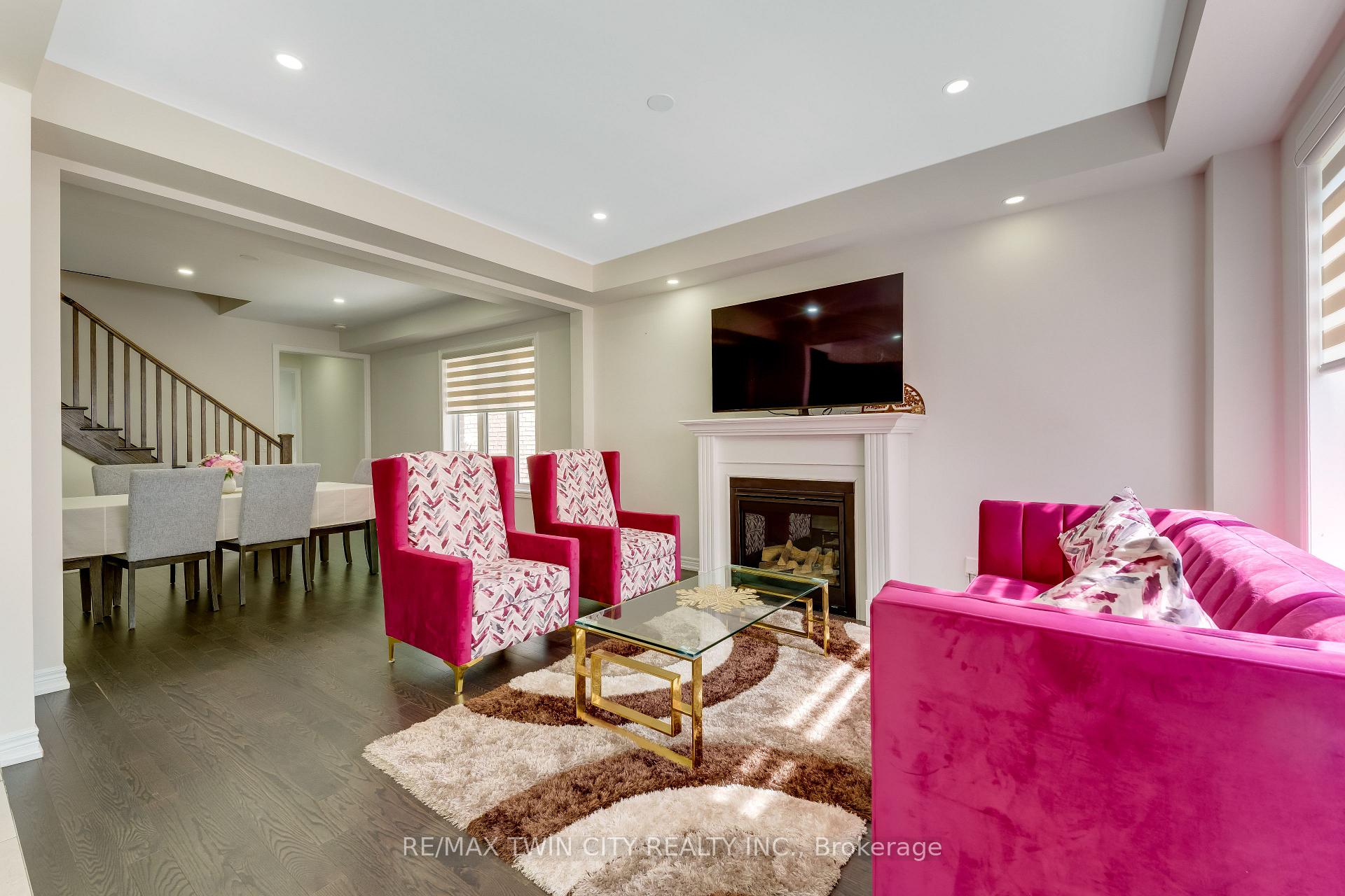 Photo 11 of 106 Haldimand Street, Kitchener, Huron Park — HOMEH