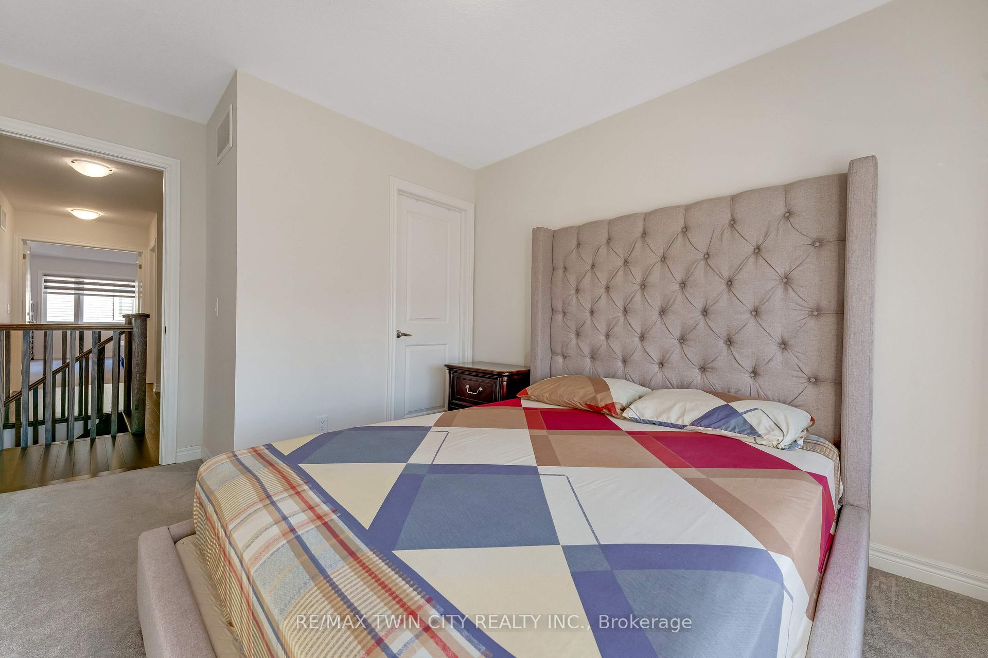 Photo 15 of 106 Haldimand Street, Kitchener, Huron Park — HOMEH