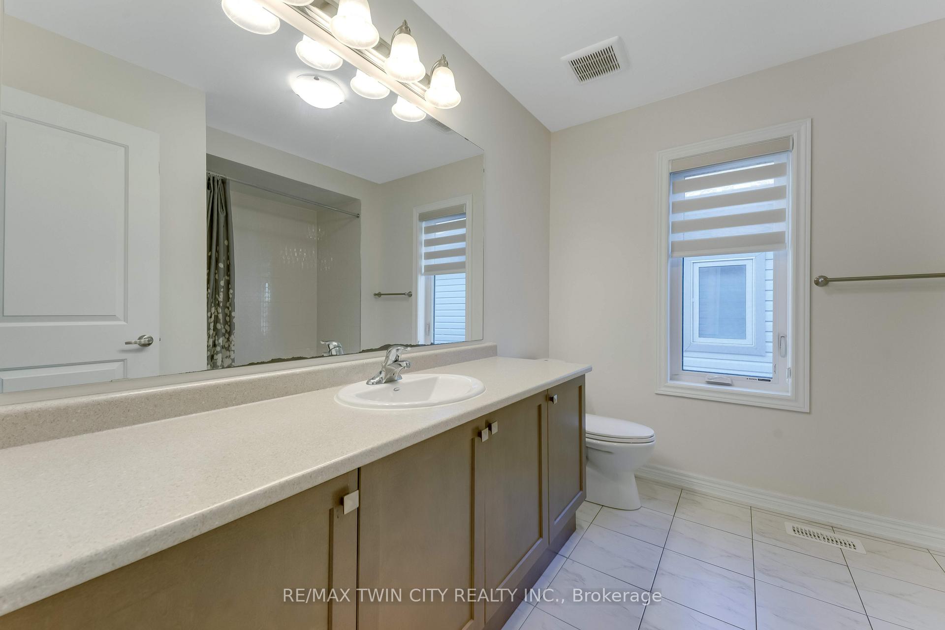 Photo 16 of 106 Haldimand Street, Kitchener, Huron Park — HOMEH