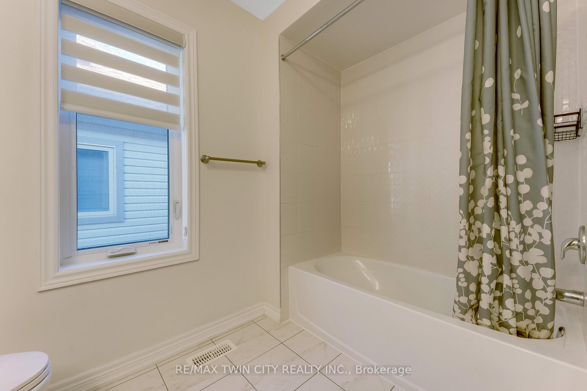Photo 17 of 106 Haldimand Street, Kitchener, Huron Park — HOMEH