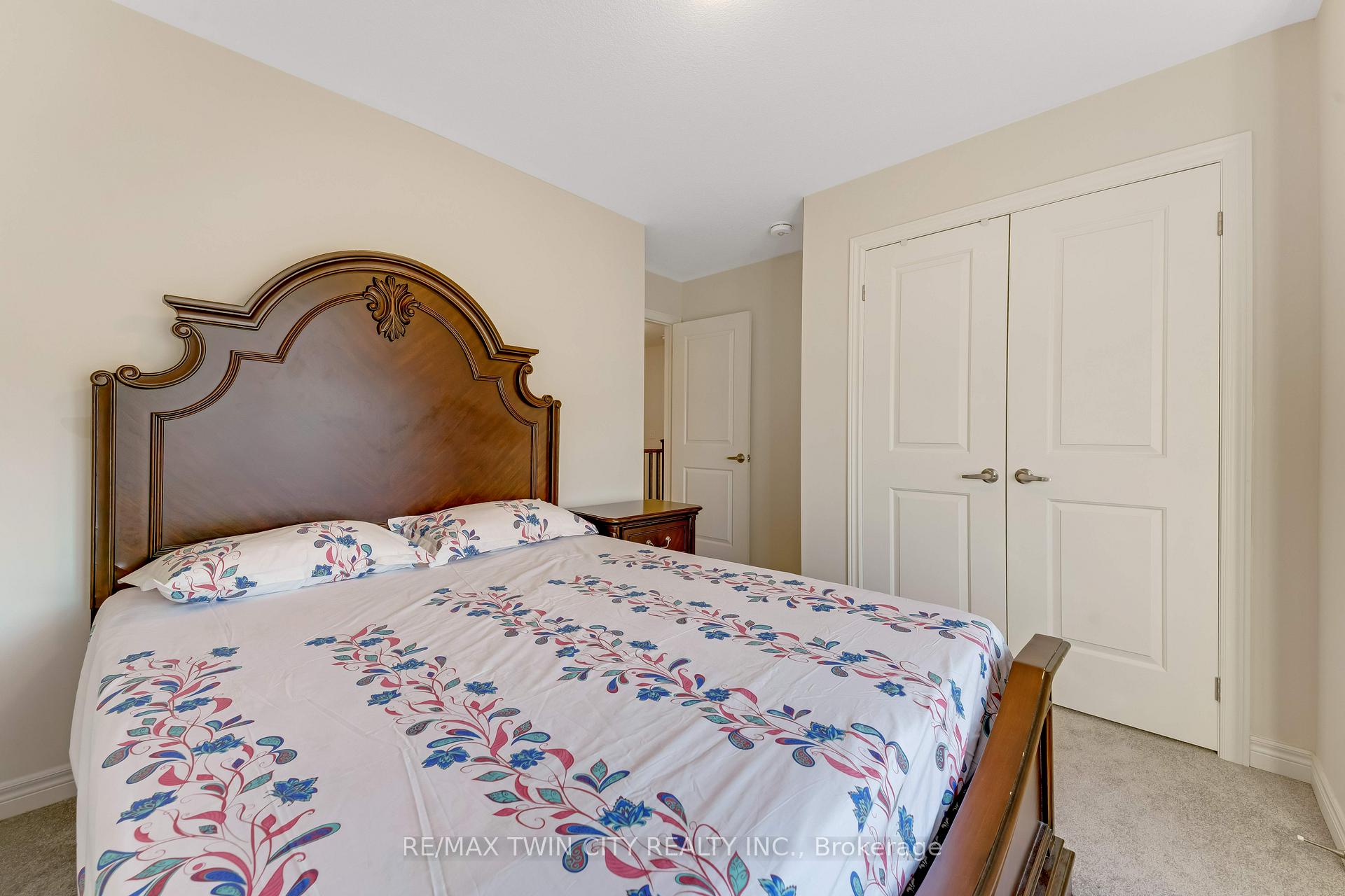 Photo 20 of 106 Haldimand Street, Kitchener, Huron Park — HOMEH