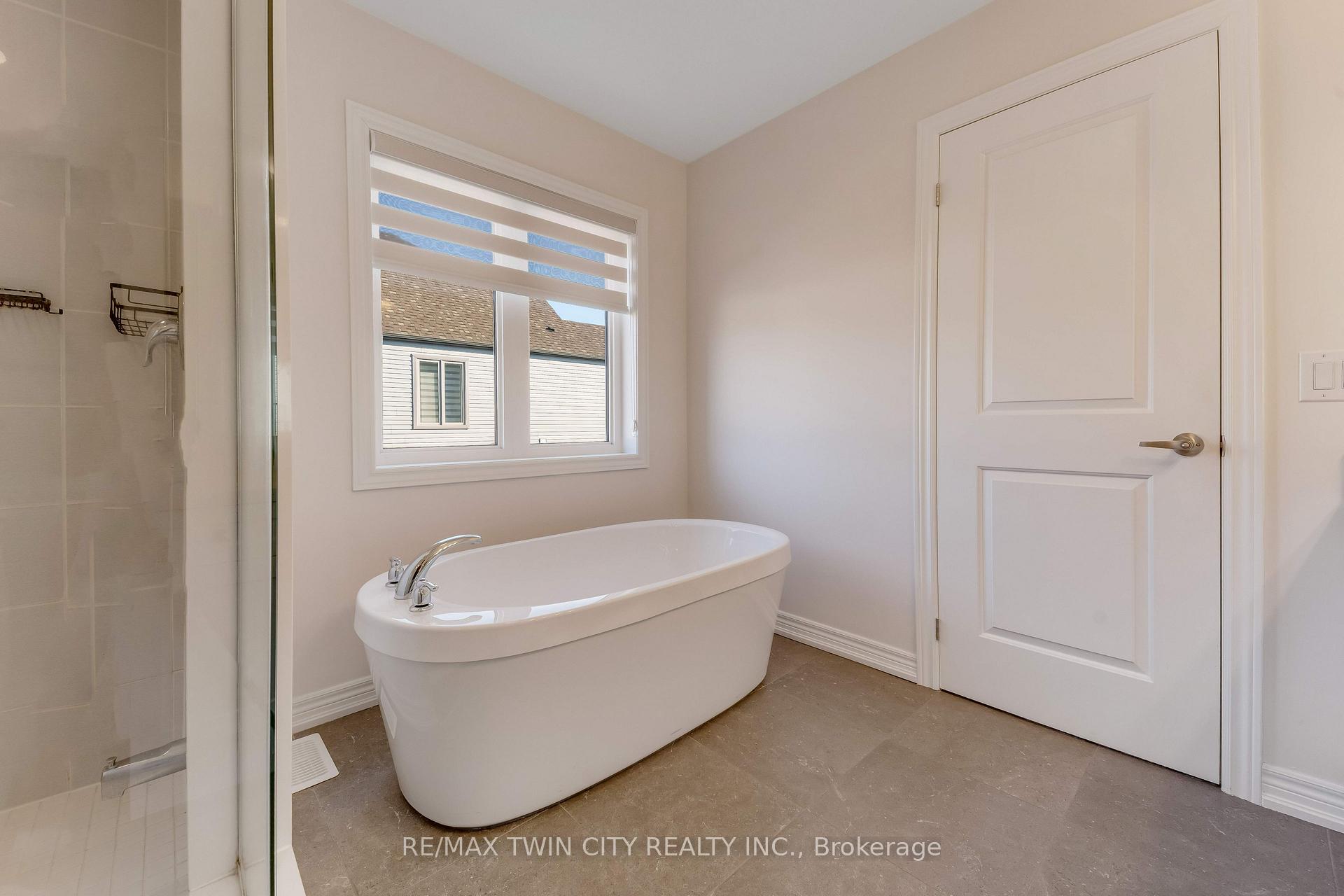 Photo 22 of 106 Haldimand Street, Kitchener, Huron Park — HOMEH