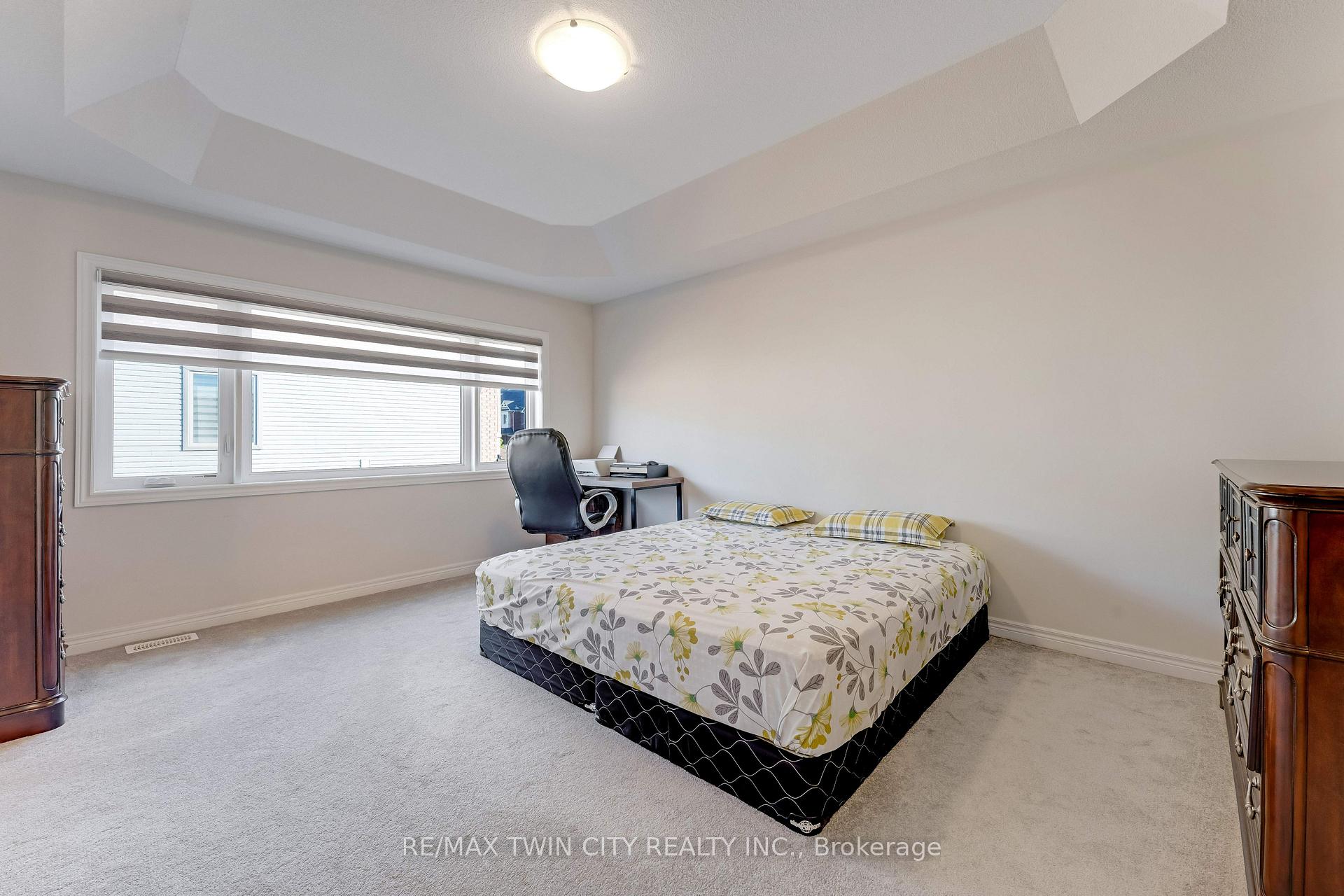 Photo 23 of 106 Haldimand Street, Kitchener, Huron Park — HOMEH