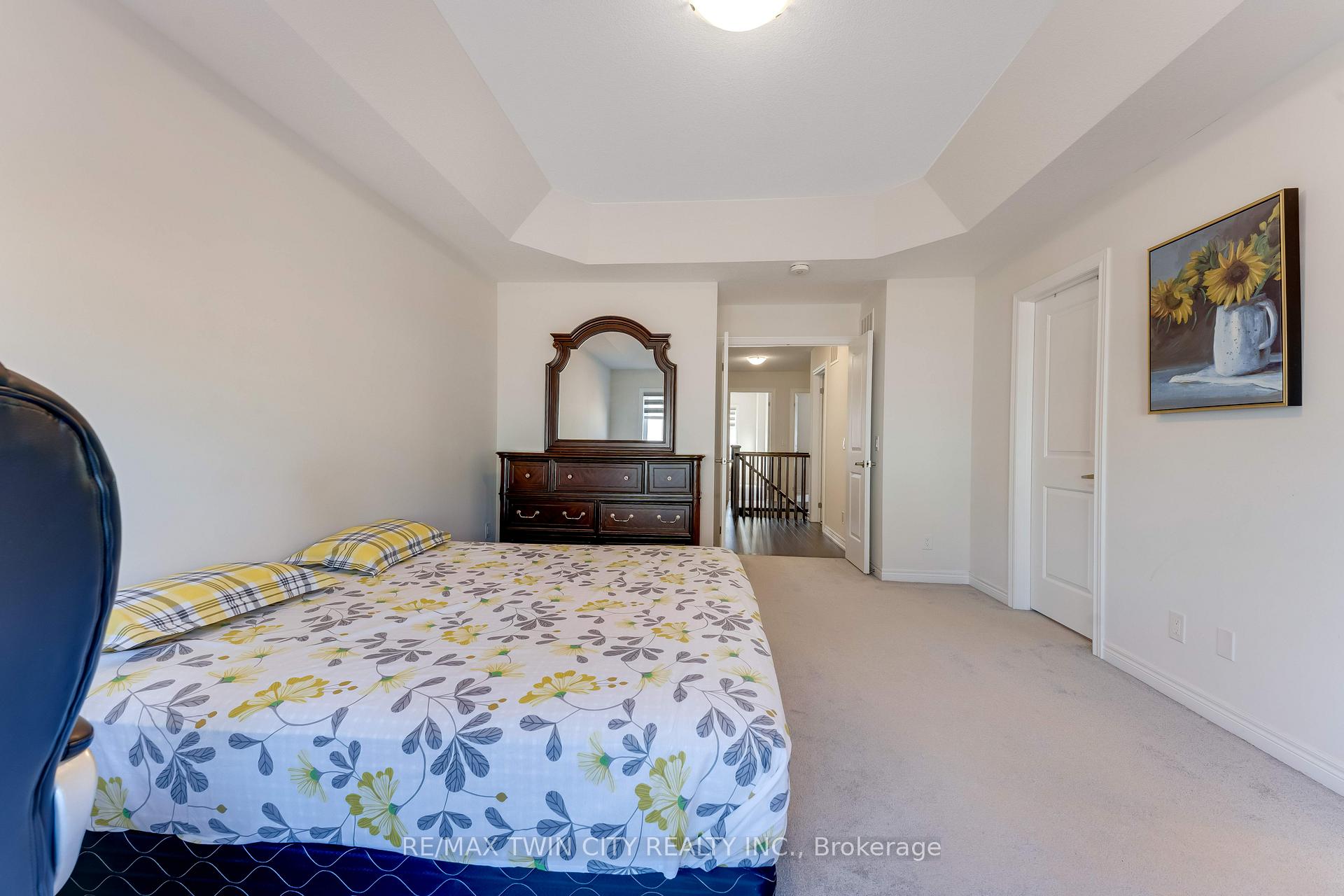 Photo 24 of 106 Haldimand Street, Kitchener, Huron Park — HOMEH