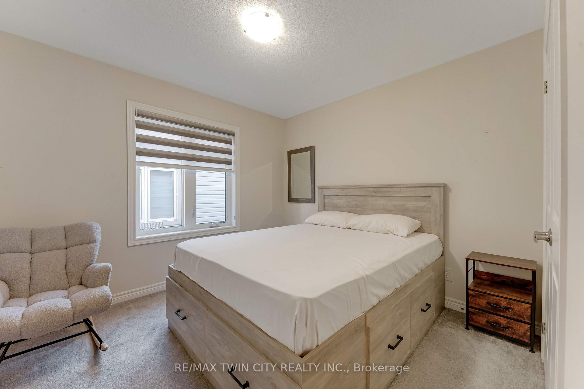 Photo 25 of 106 Haldimand Street, Kitchener, Huron Park — HOMEH